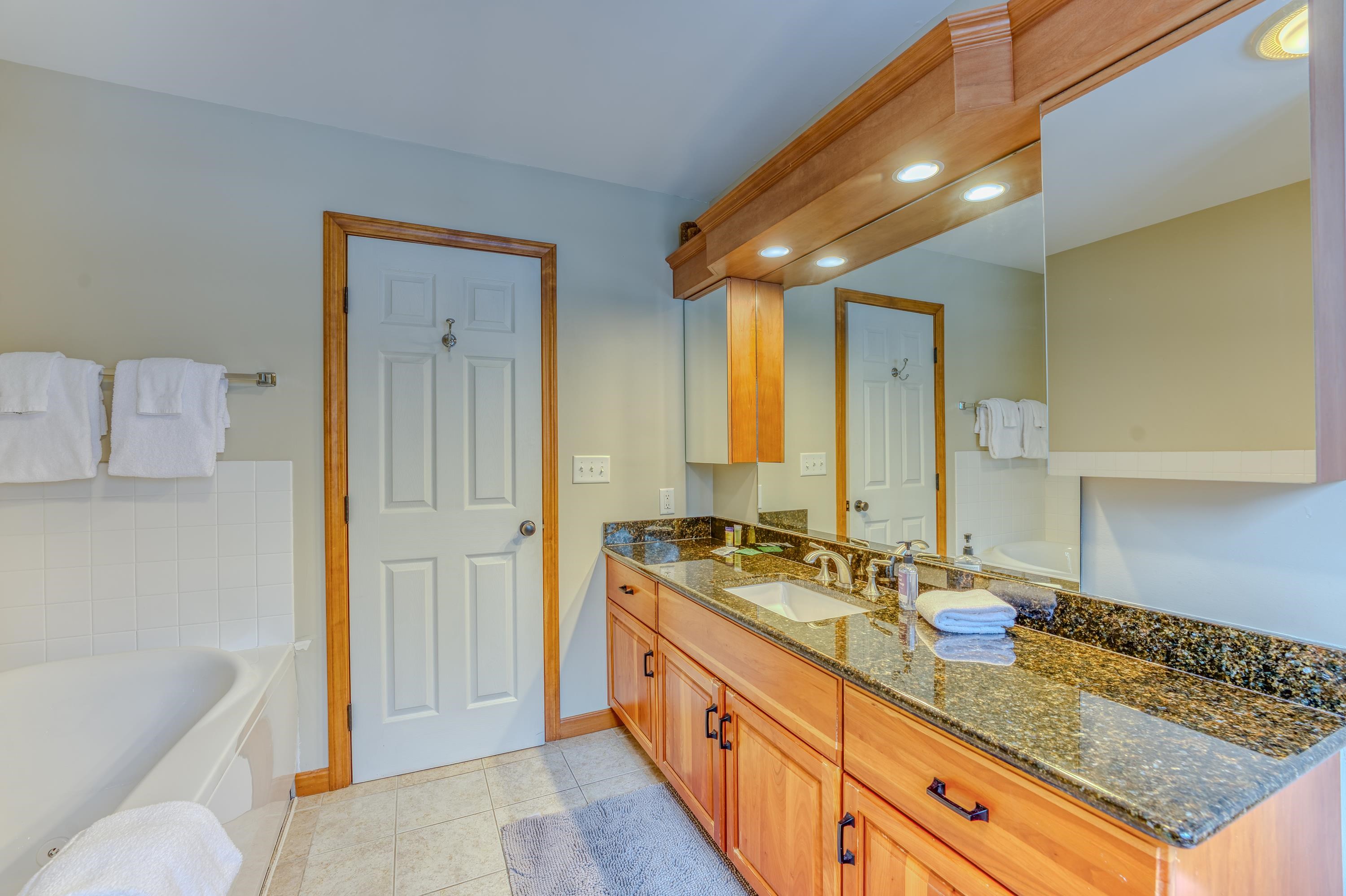 254 Crawford Ridge Rd, Carroll, NH 03575