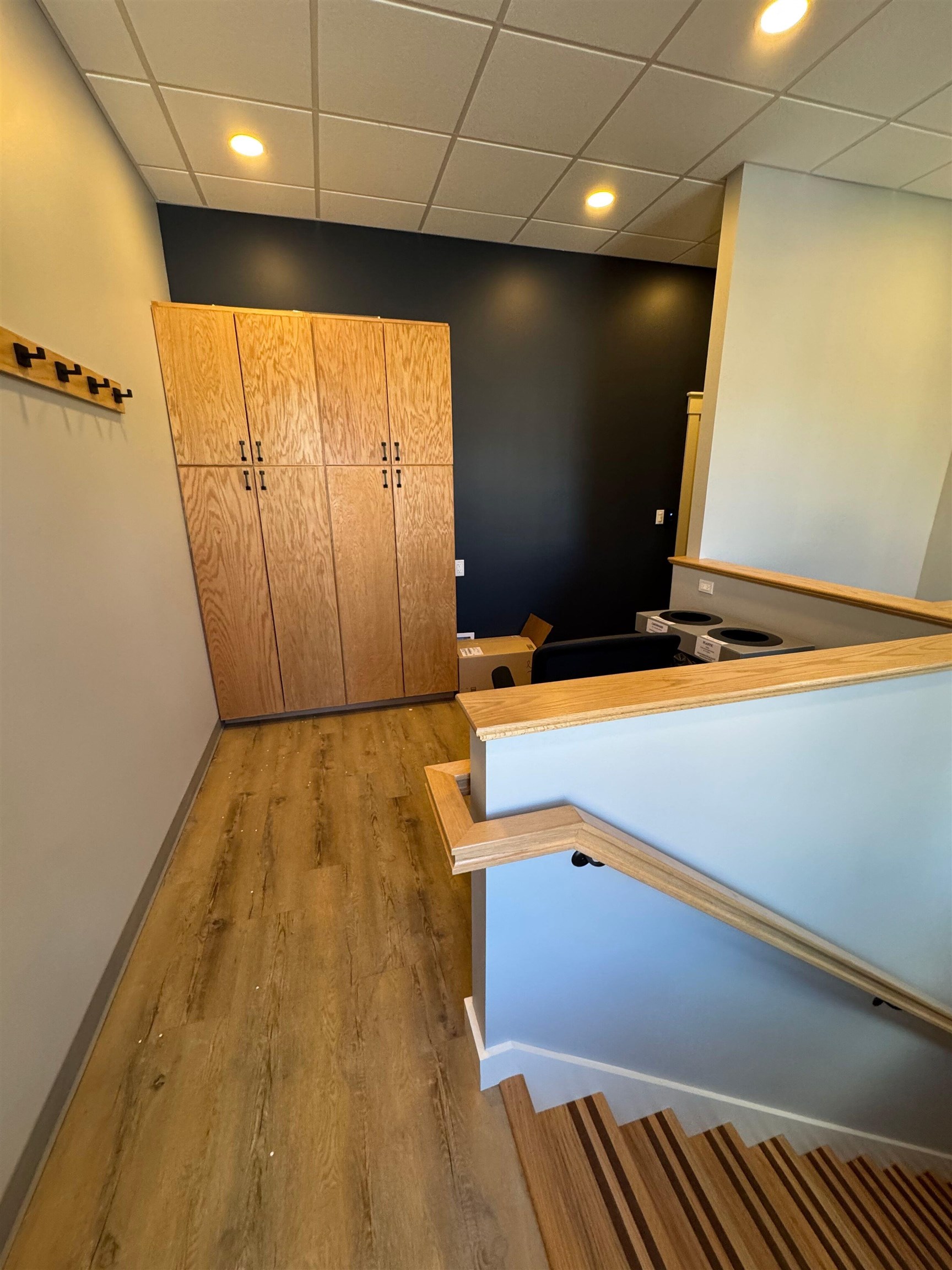 Rear common area 24438851