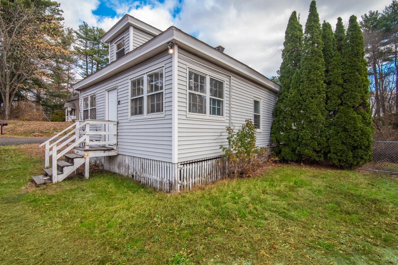 10 Auburn Rd, Londonderry, NH 03053