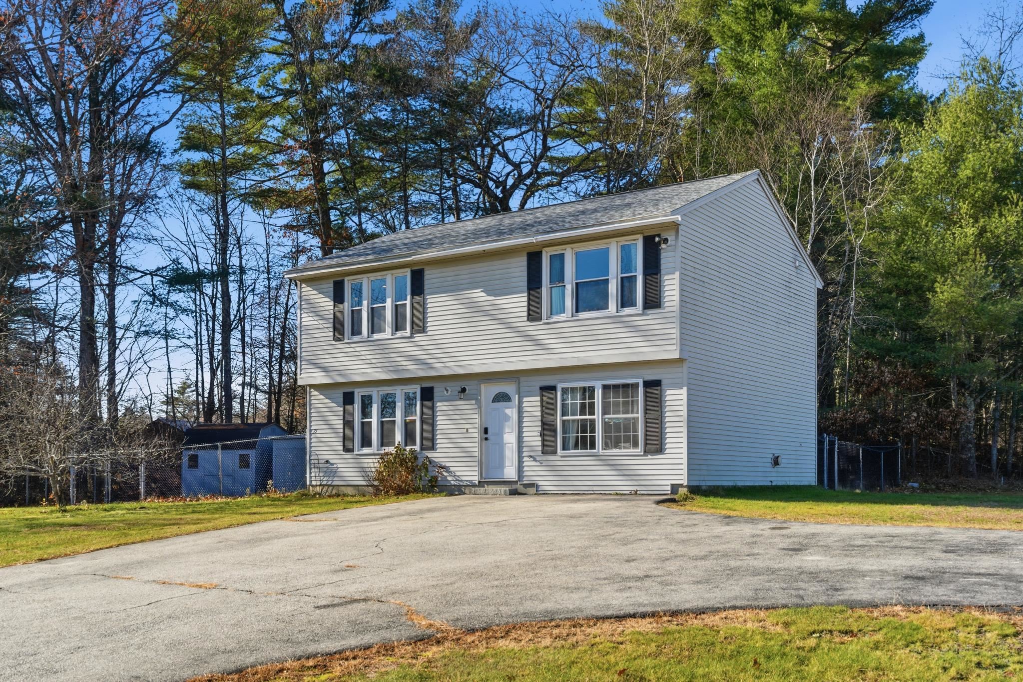 71 Goshen Dr, Loudon, NH 03307