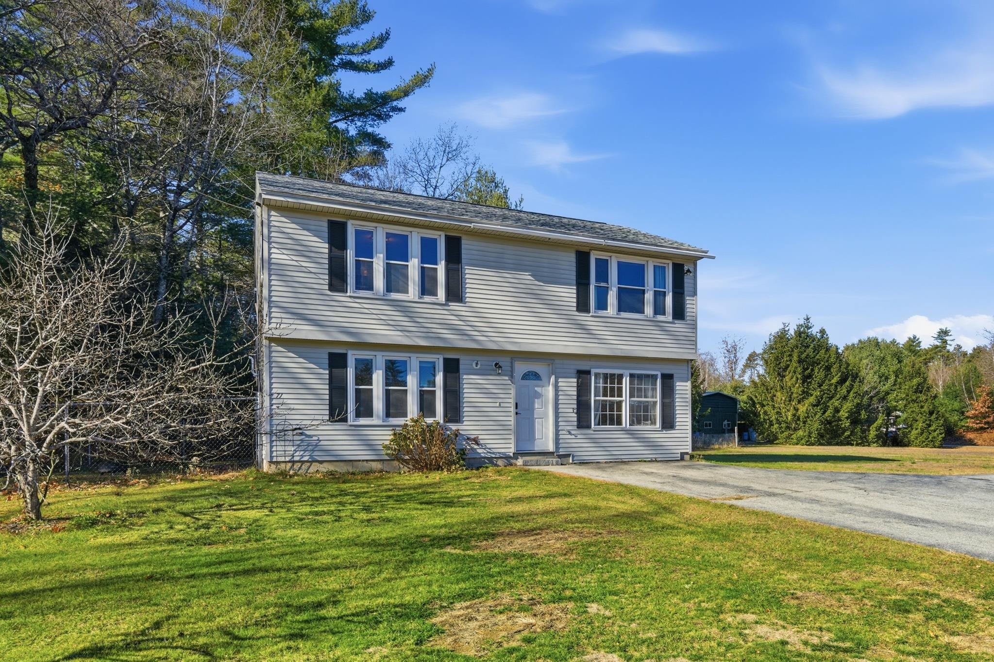 71 Goshen Dr, Loudon, NH 03307
