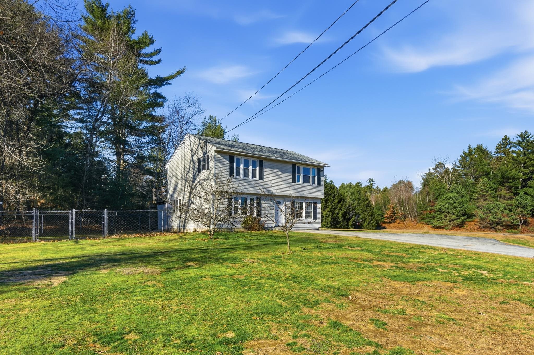 71 Goshen Dr, Loudon, NH 03307