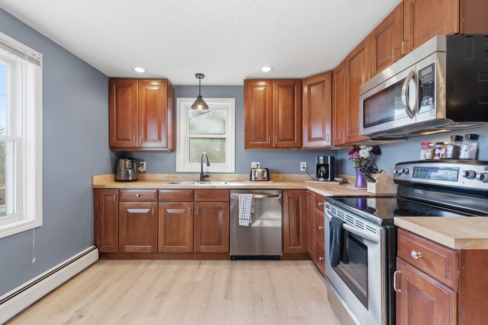 71 Goshen Dr, Loudon, NH 03307