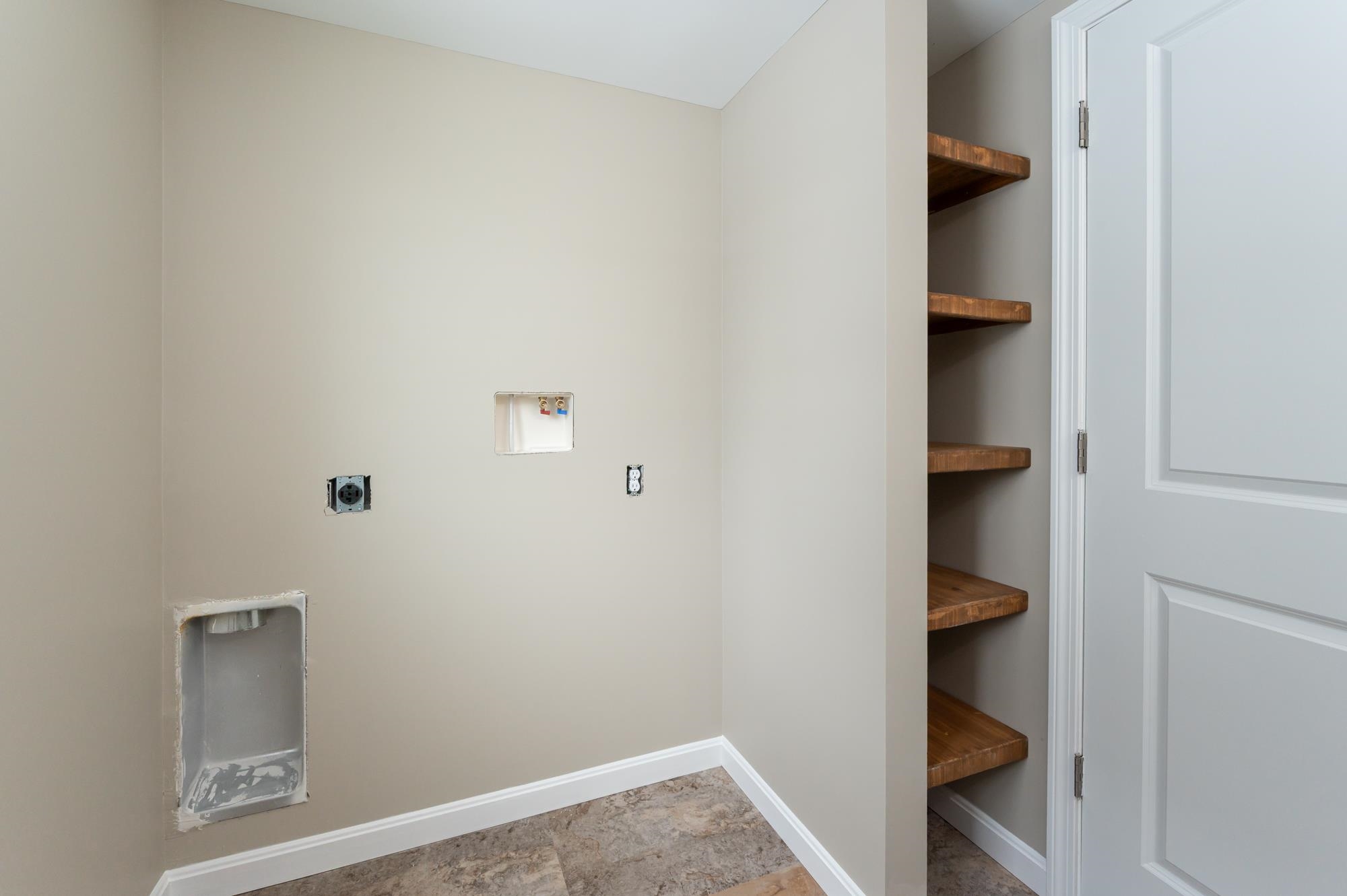 51 Academy St, Laconia, NH 03246-3607