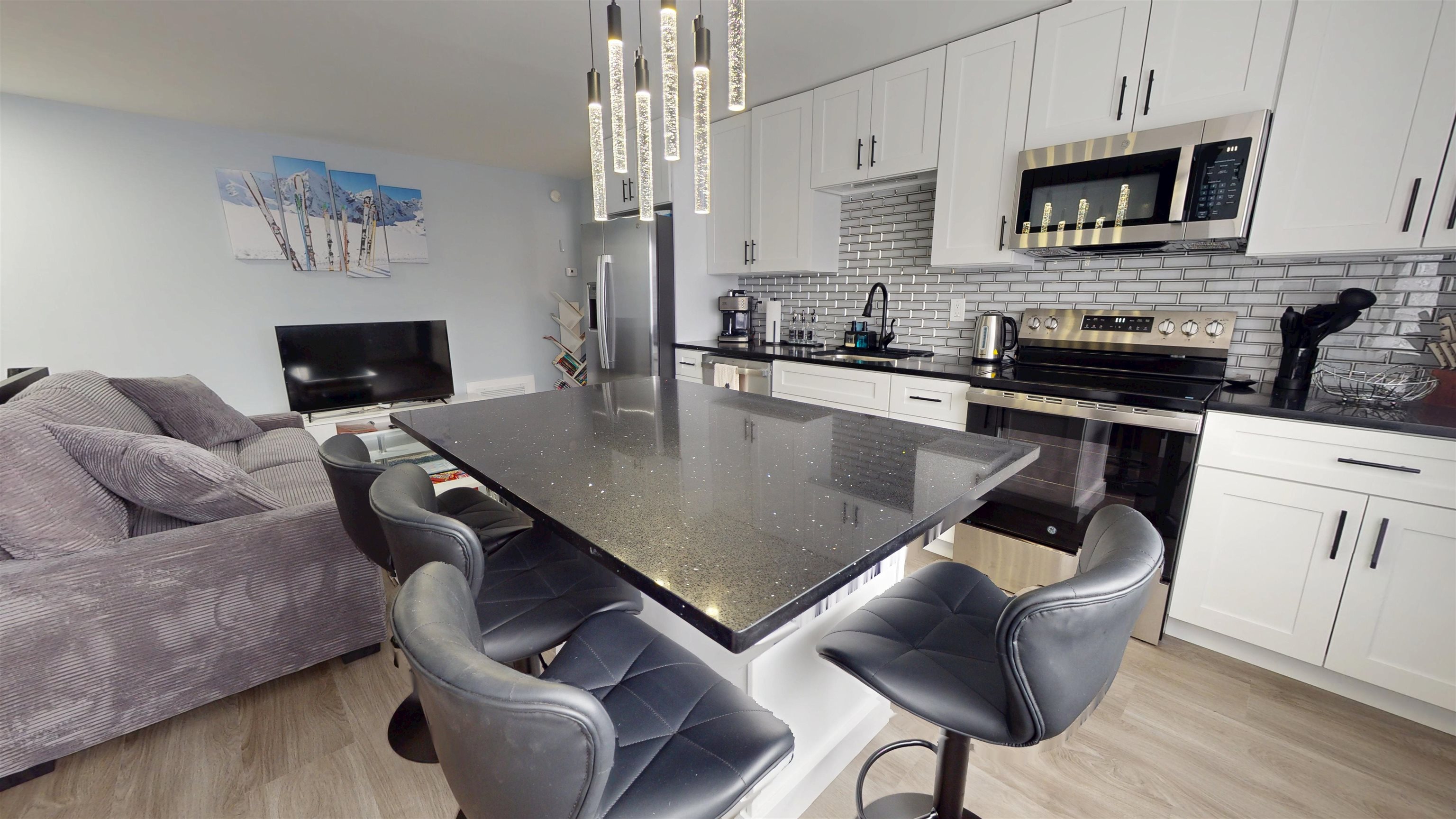 78 Main St #3A, Lincoln, NH 03251