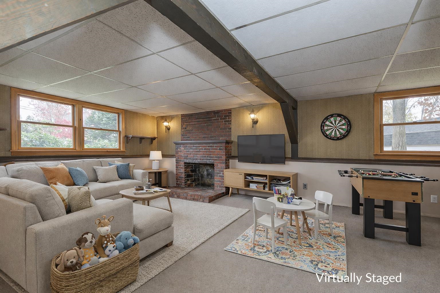 380 Woodcrest Ct, Manchester, NH 03109