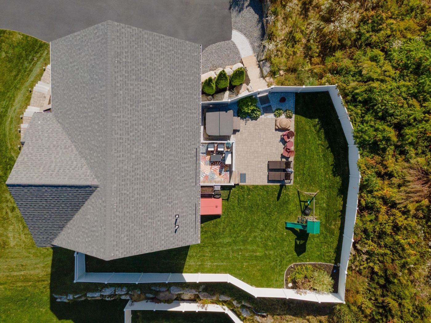 135 Brookview Dr, Hooksett, NH 03106