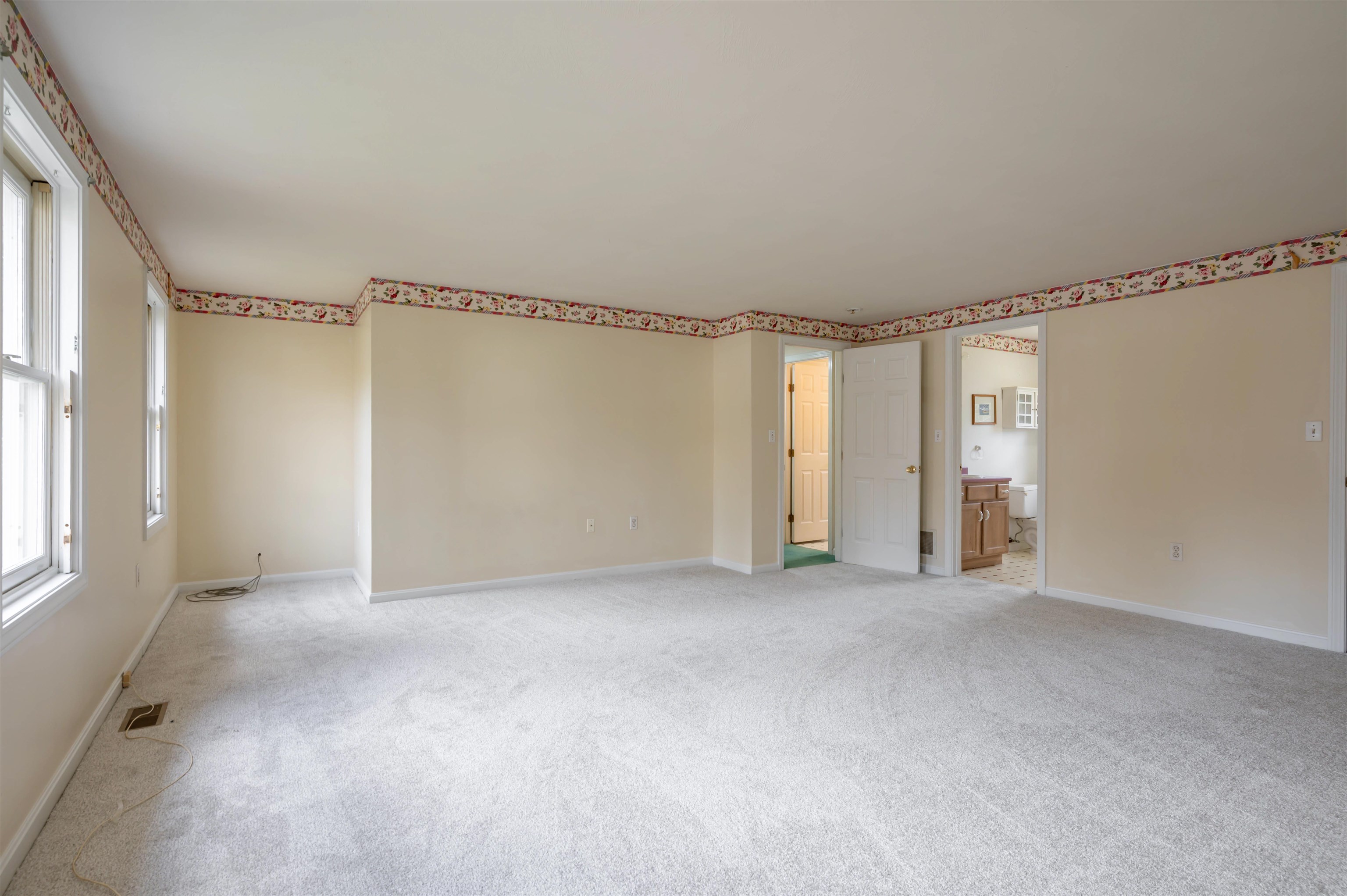 38 Mallard Point, Merrimack, NH 03054