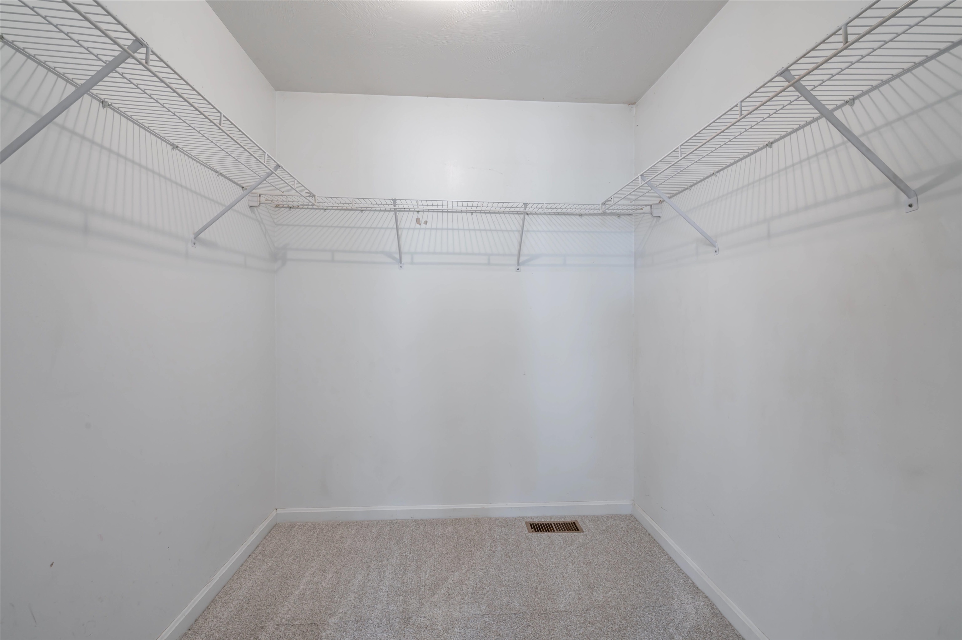 38 Mallard Point, Merrimack, NH 03054