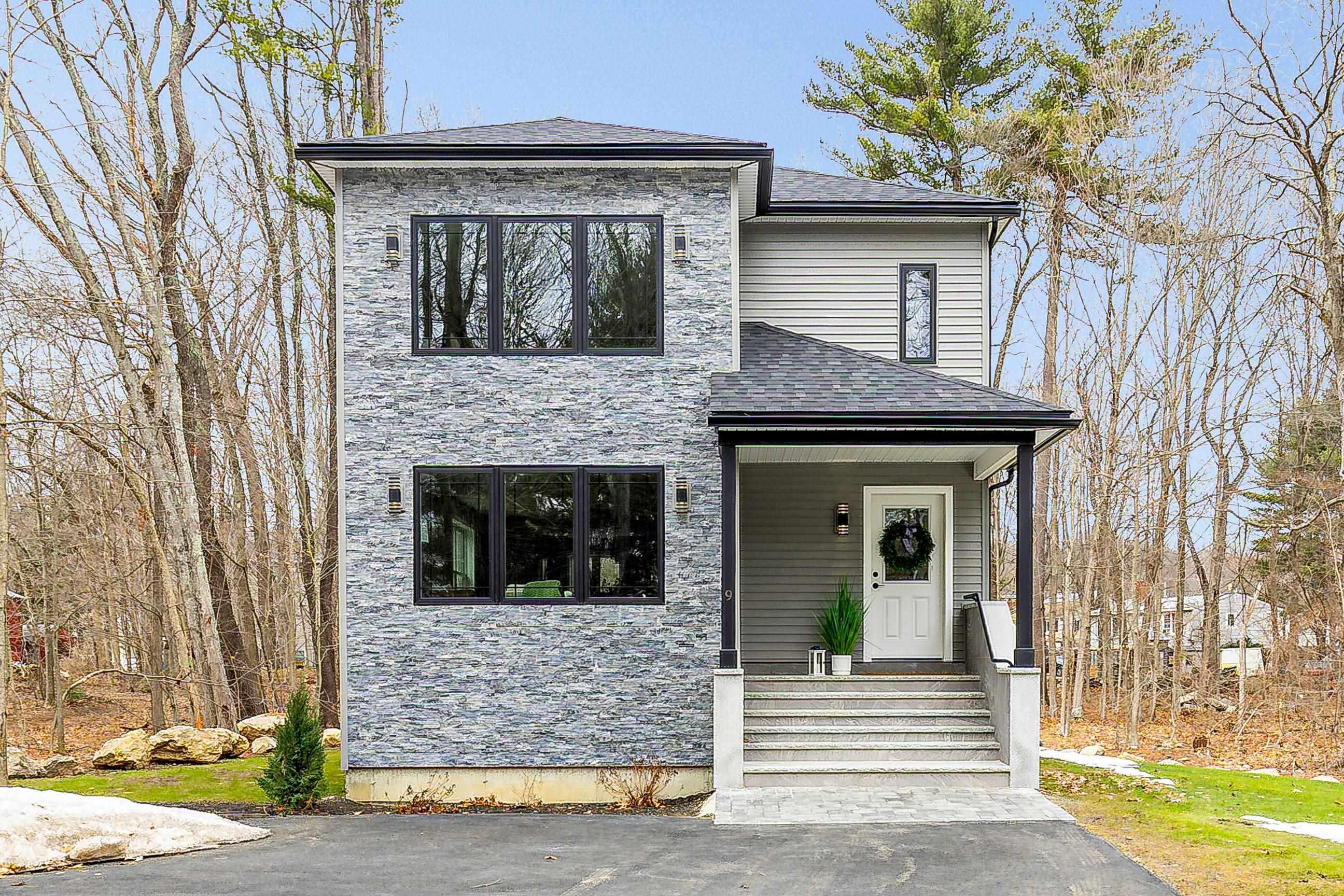 9 Trues Pw, Sandown, NH 03873