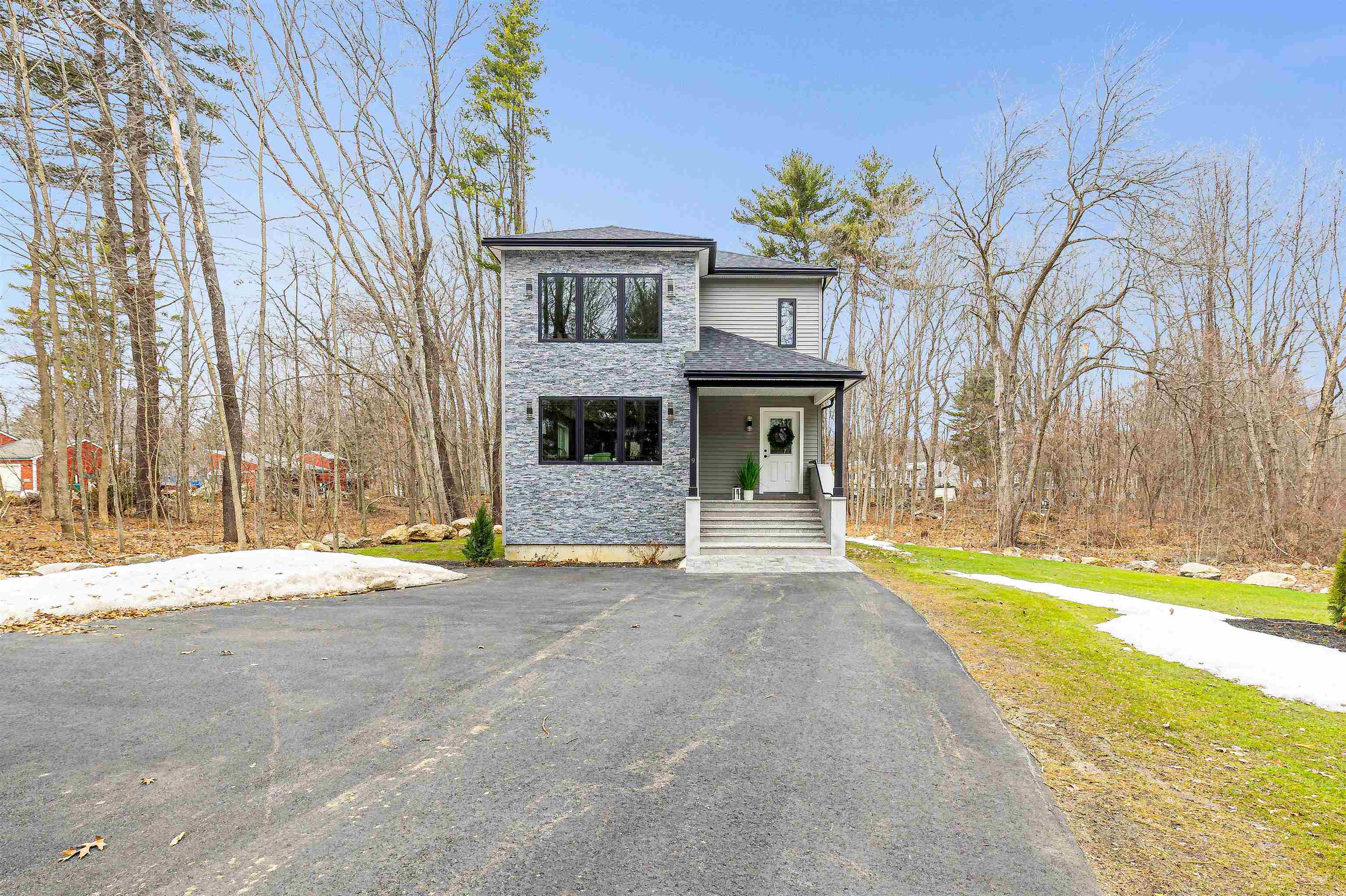 9 Trues Pw, Sandown, NH 03873