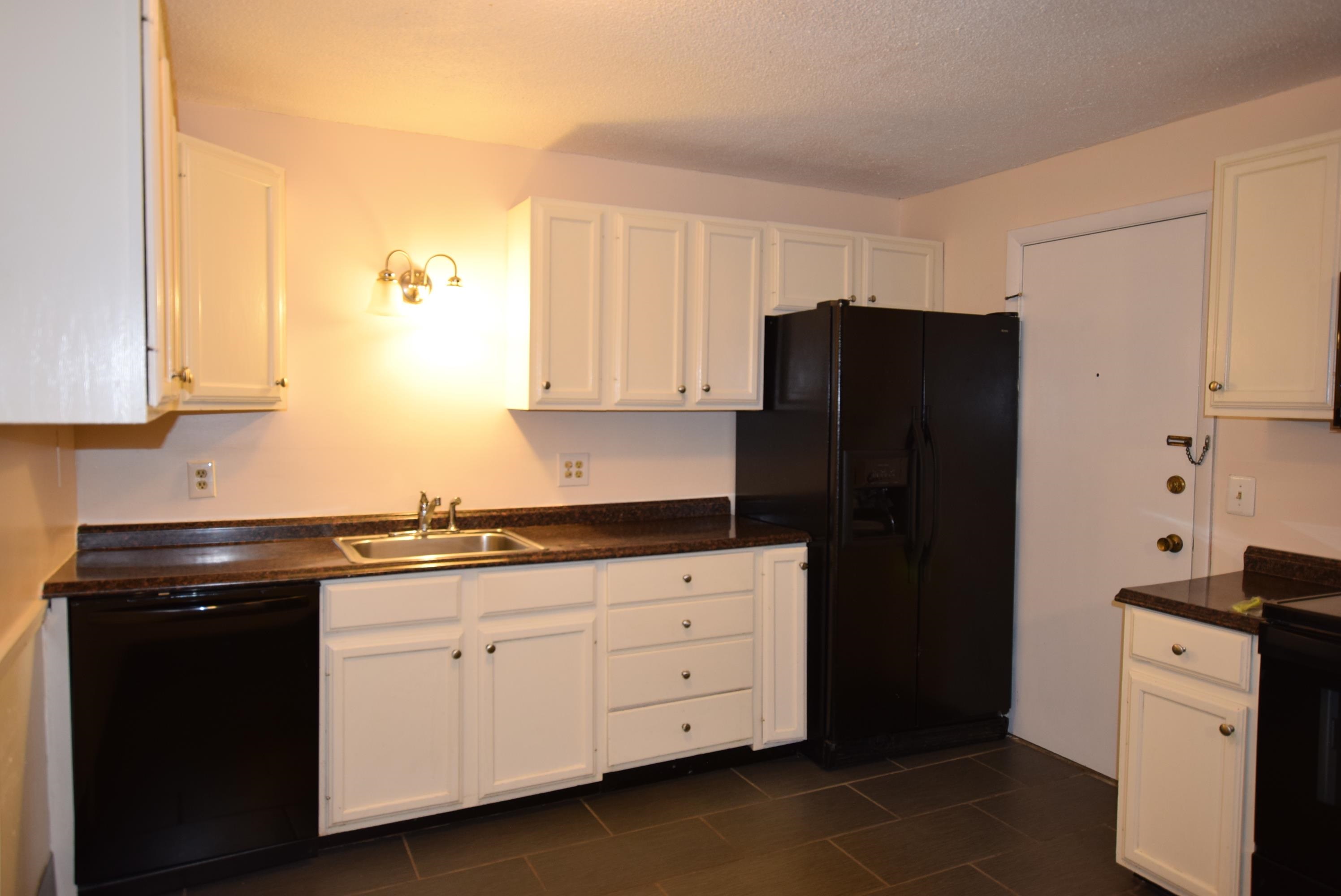 4 Strawberry Bank Rd #12, Nashua, NH 03062-2759