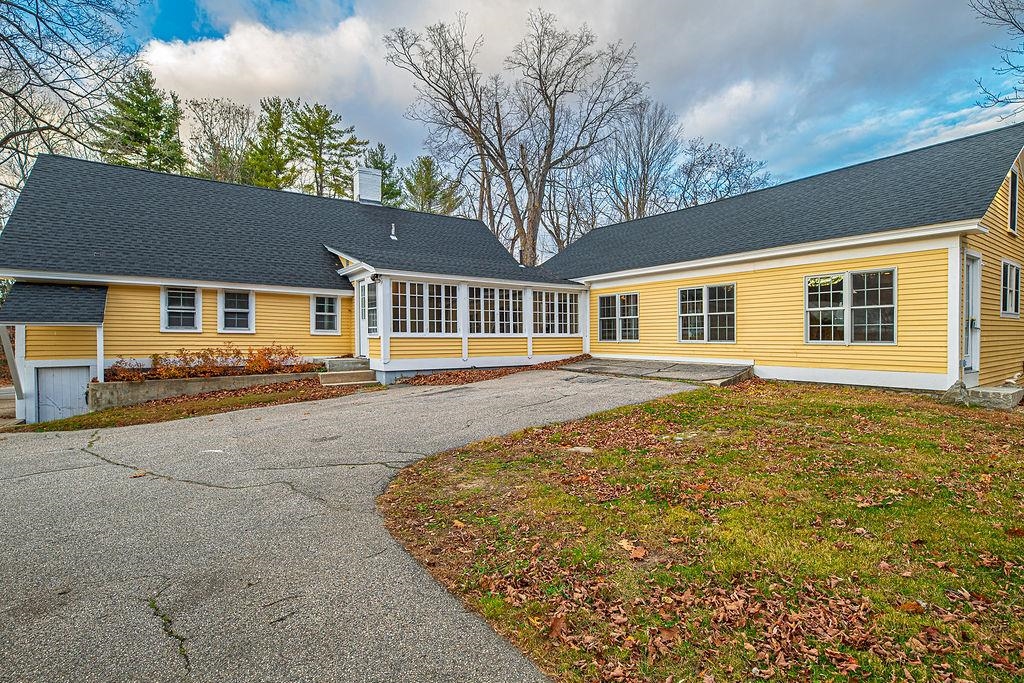 17 Waumbeck Rd, Wolfeboro, NH 03894