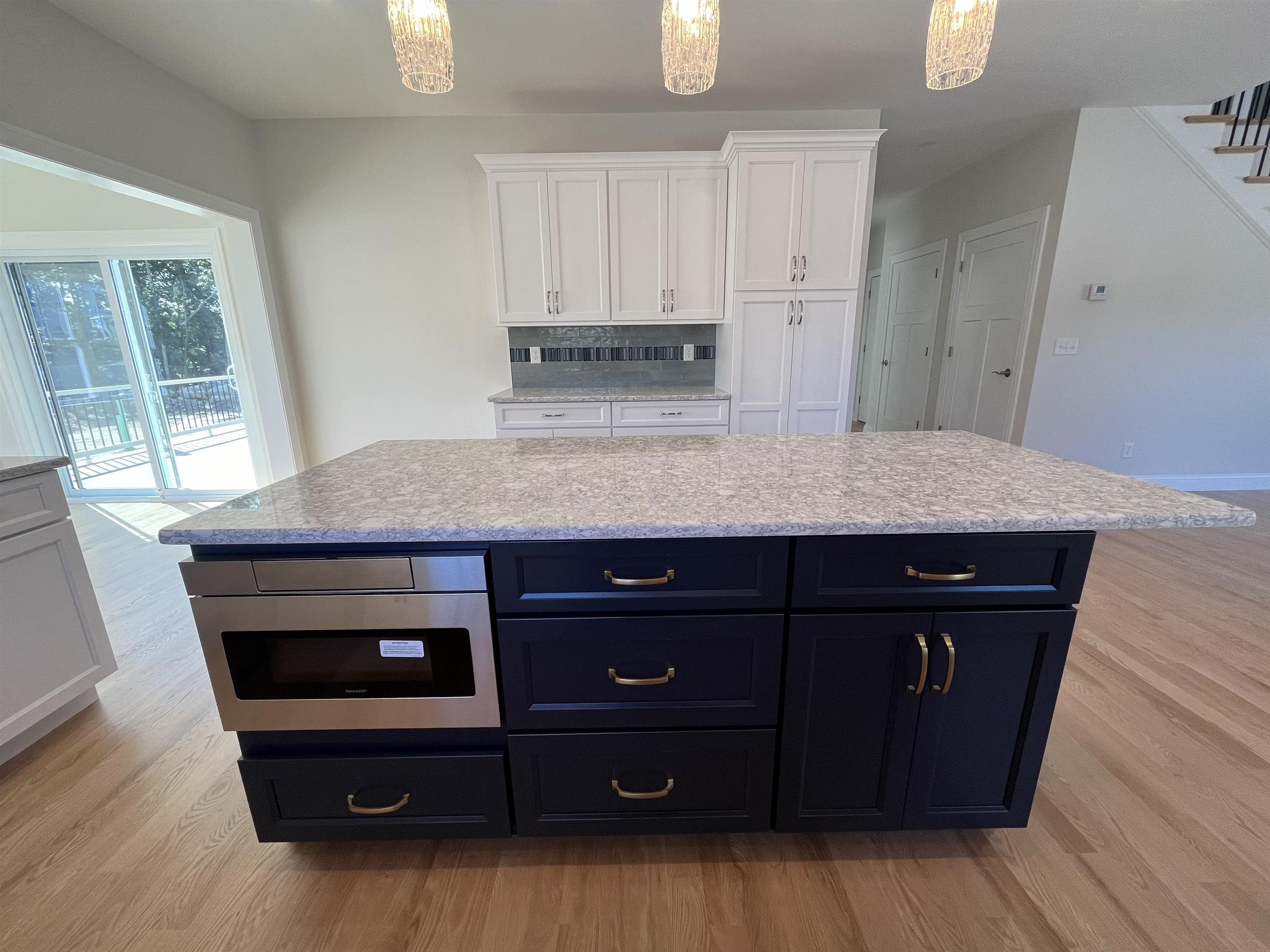 5 Kinsman Ln, Windham, NH 03087