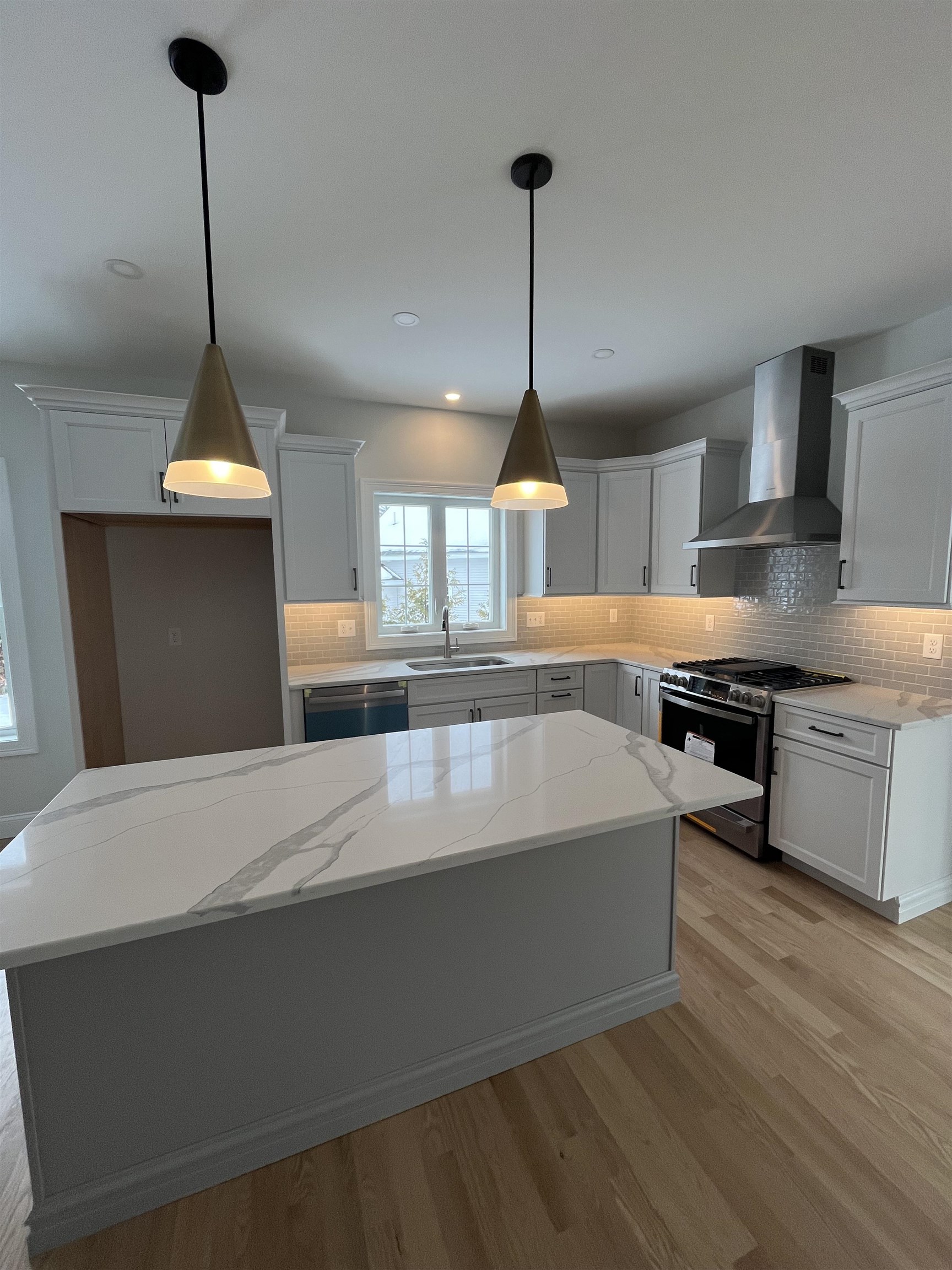 5 Kinsman Ln, Windham, NH 03087