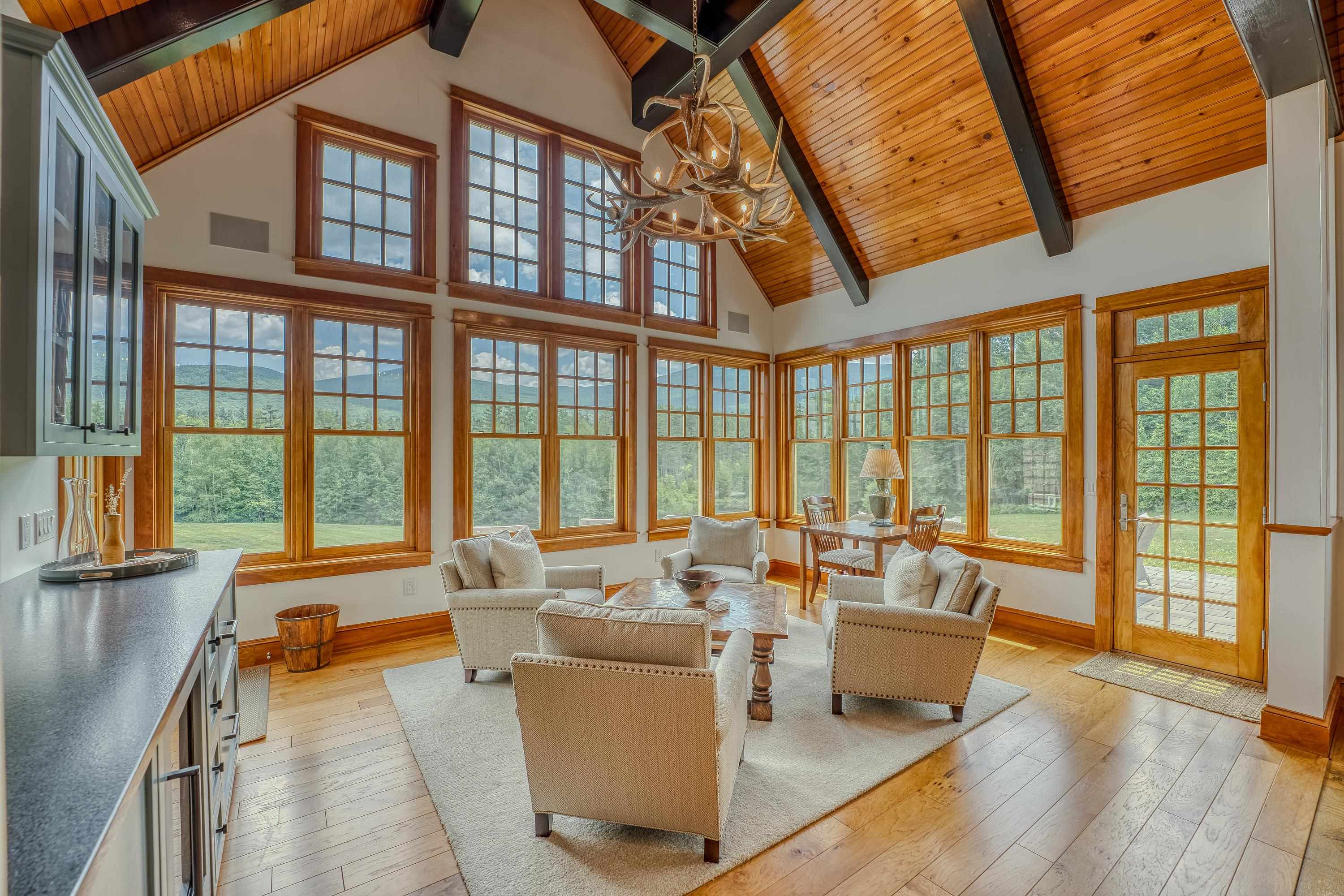 185 Notchway Dr, Franconia, NH 03580