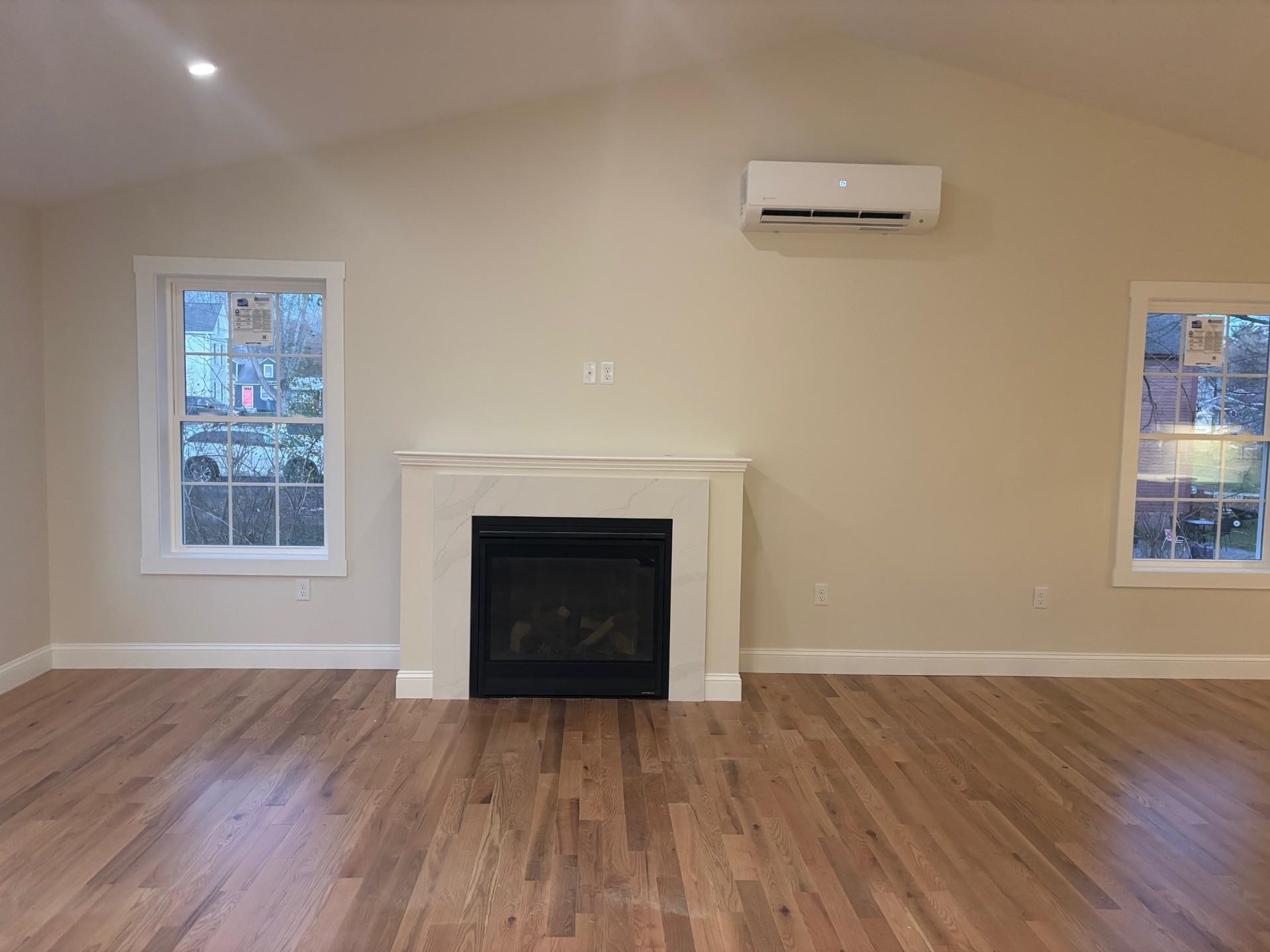 15 Bartlett St, Epping, NH 03042