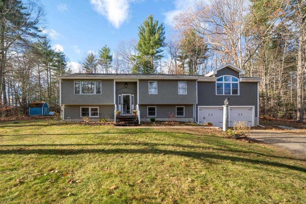 Photo of 20 Towle Road Epping NH 03042