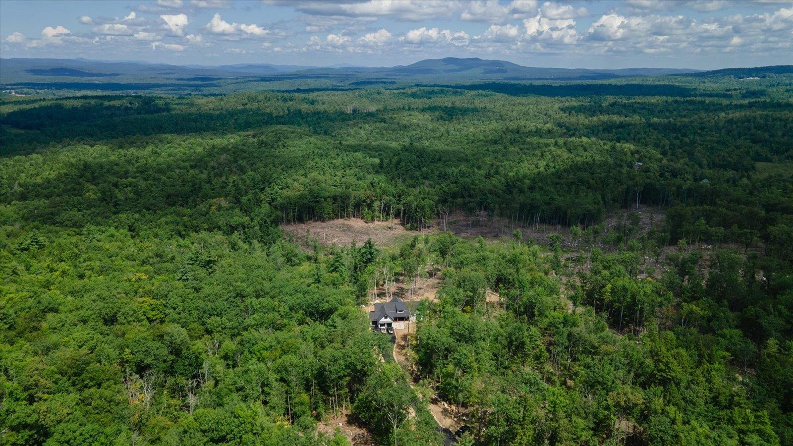 4 Cedar Ridge Dr, Peterborough, NH 03458