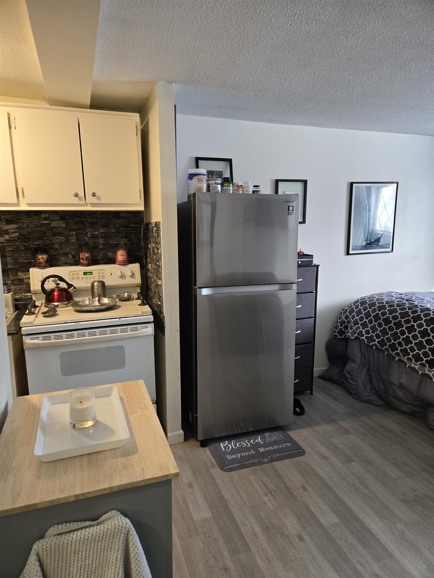 2 Silvestri Cir, Derry, NH 03038