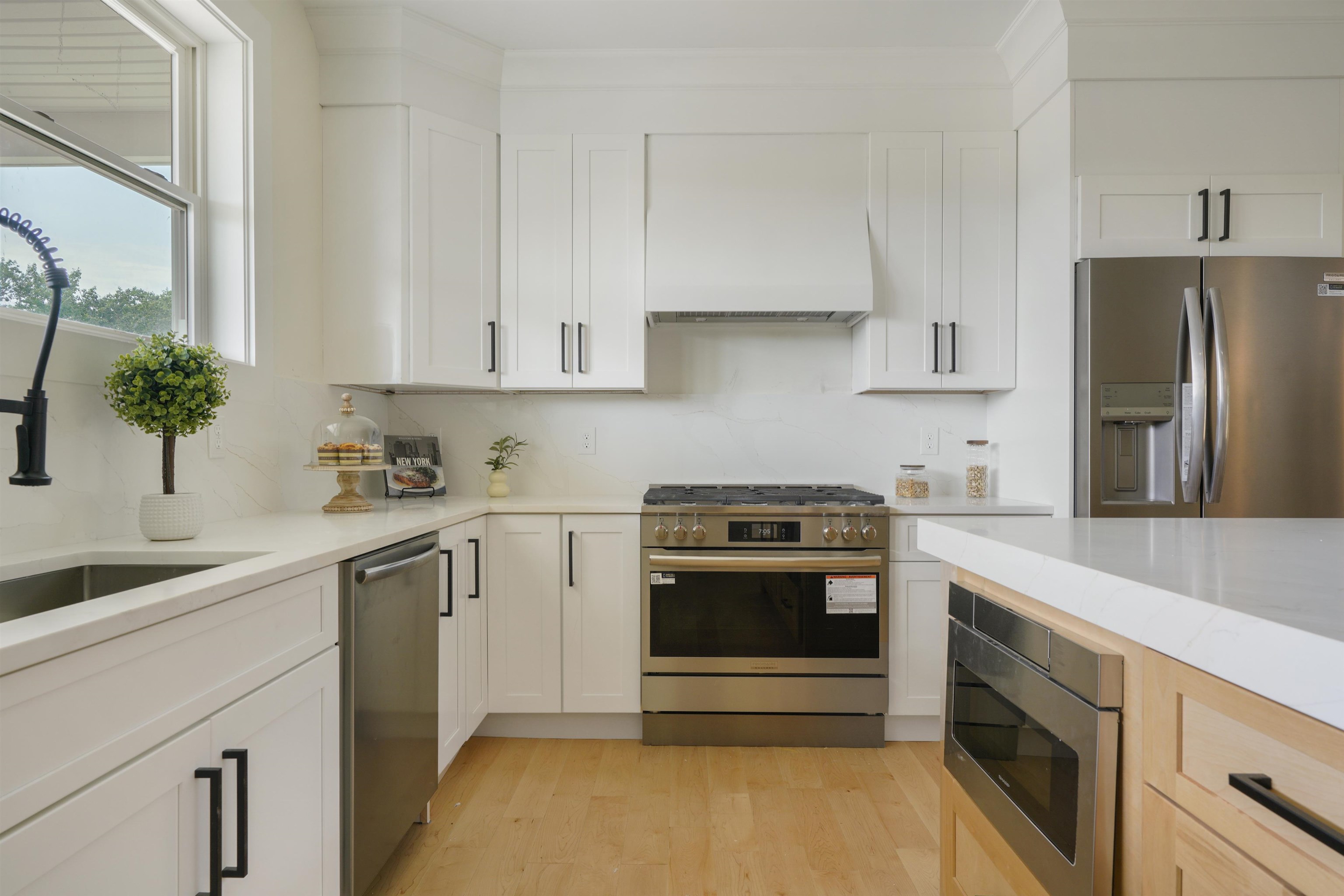 55 Indian Rock Rd, Bedford, NH 03011-0