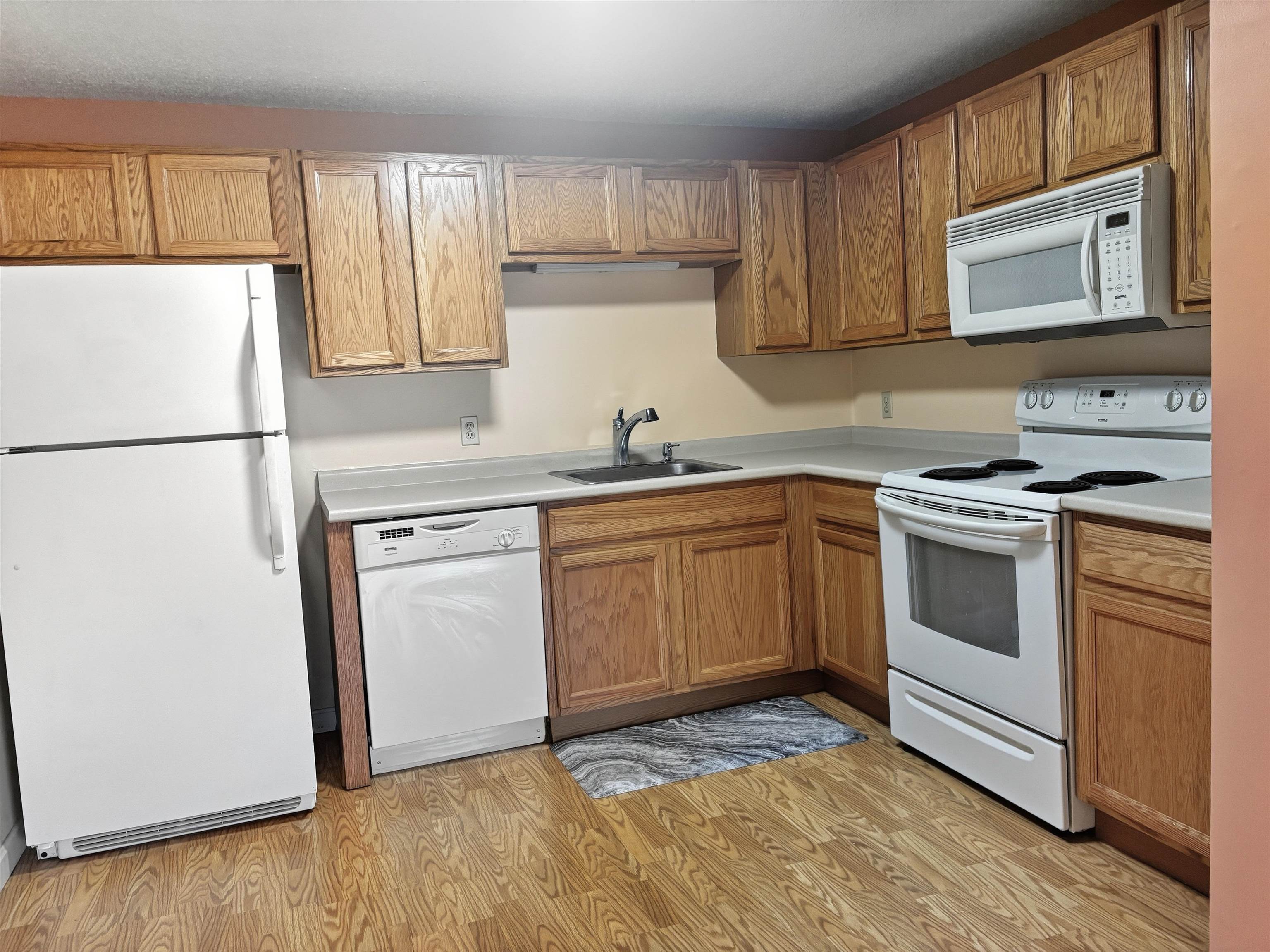 325 Lita Ln, Newmarket, NH 03857