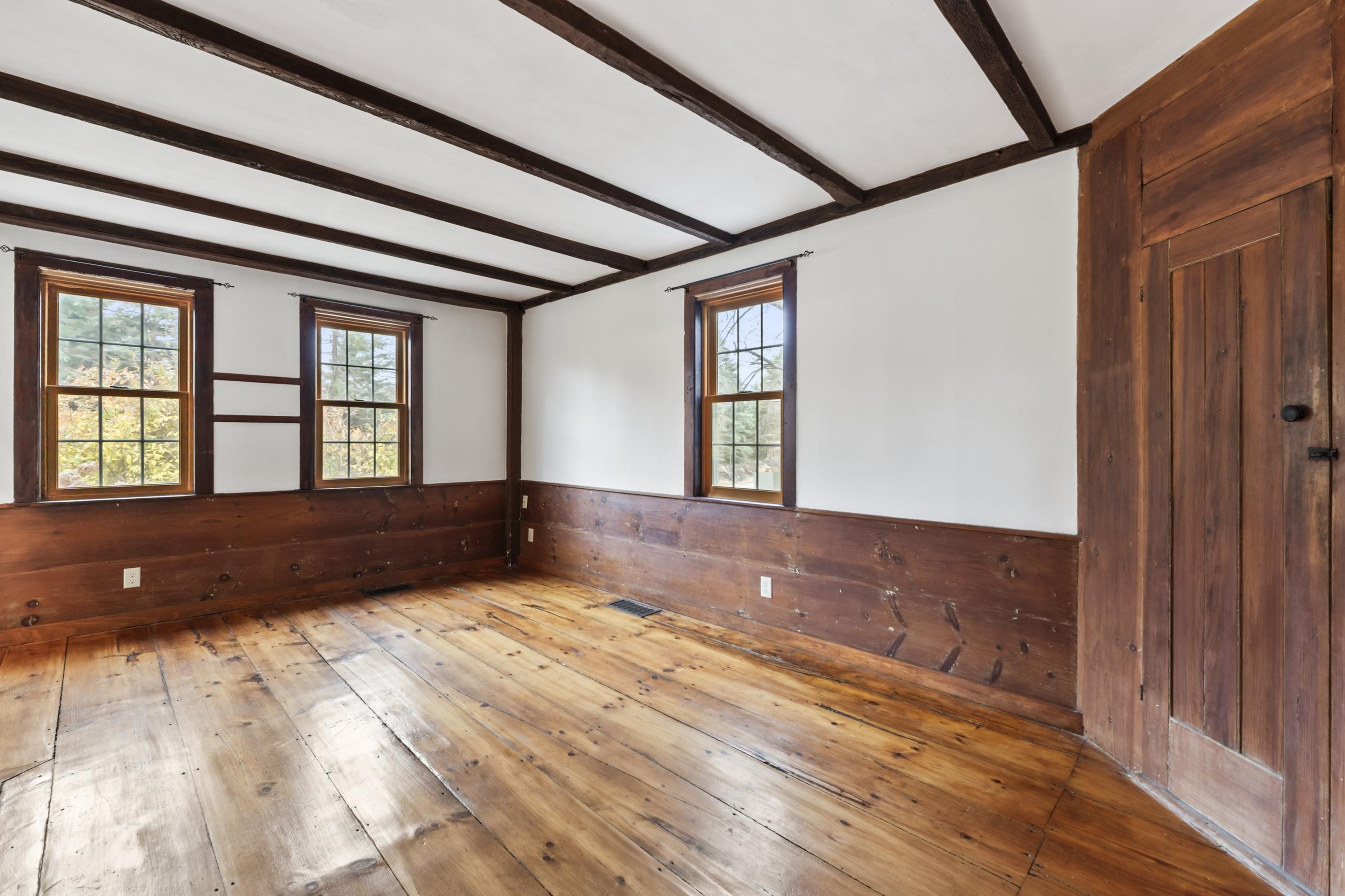 49 Exeter Rd, North Hampton, NH 03862