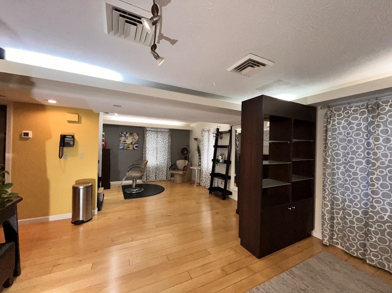 110 Ponemah Rd, Amherst, NH 03031