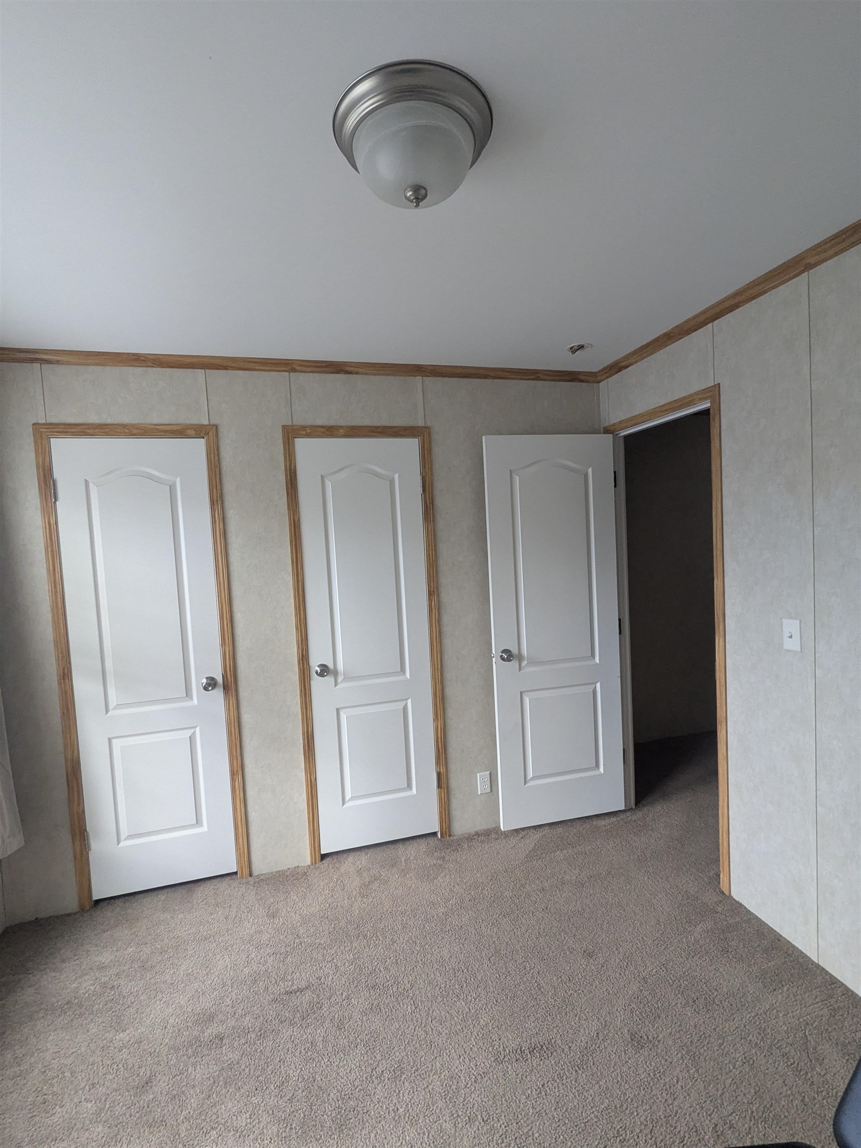 27 Lunar Dr, Canaan, NH 03741