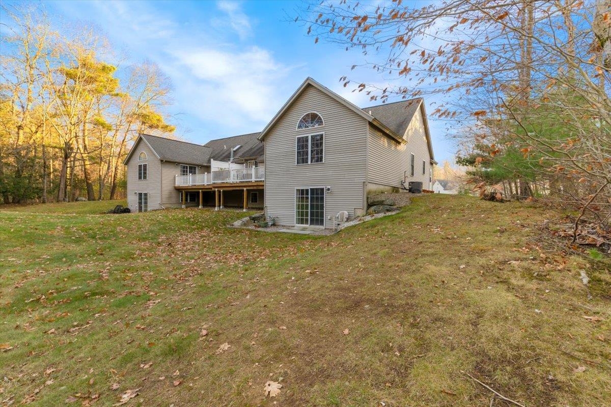 40 Cricket Hill Rd, East Kingston, NH 03827