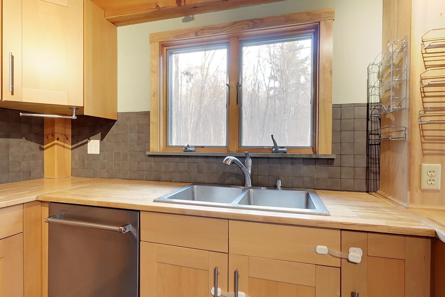 93 Old Milford Rd, Brookline, NH 03033