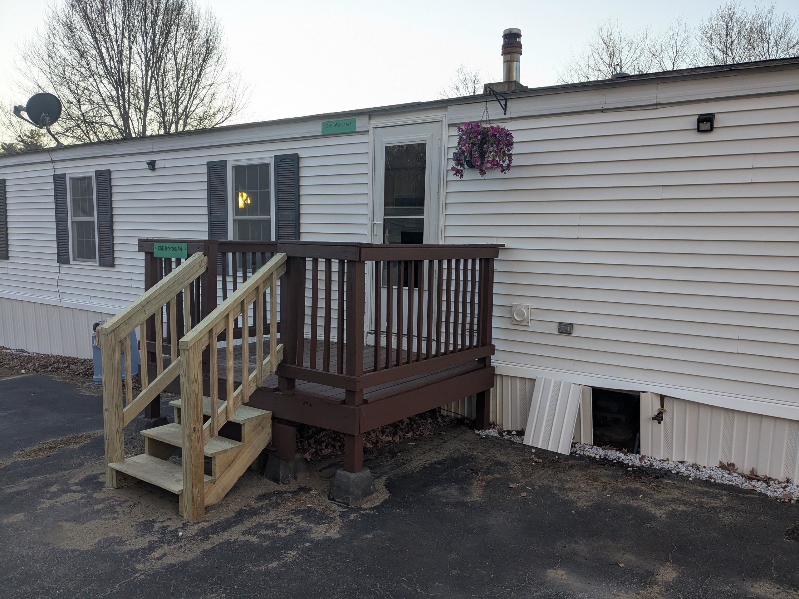 1 Jefferson Ave, Allenstown, NH 03275