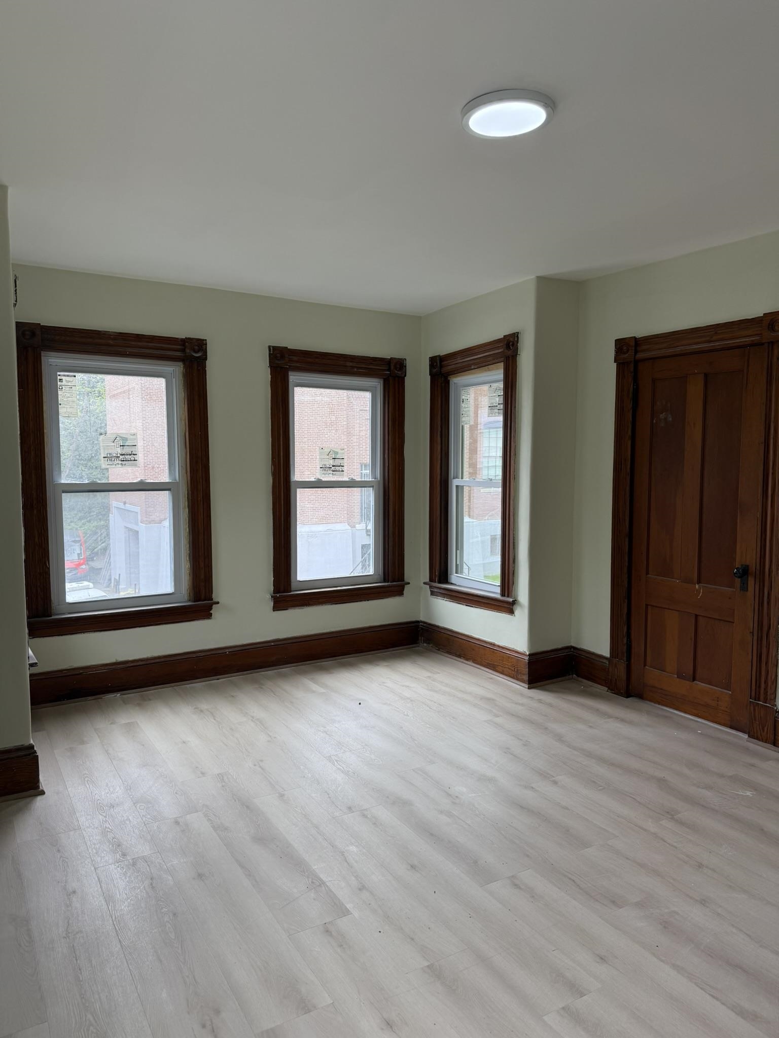 50 School St, Claremont, NH 03473