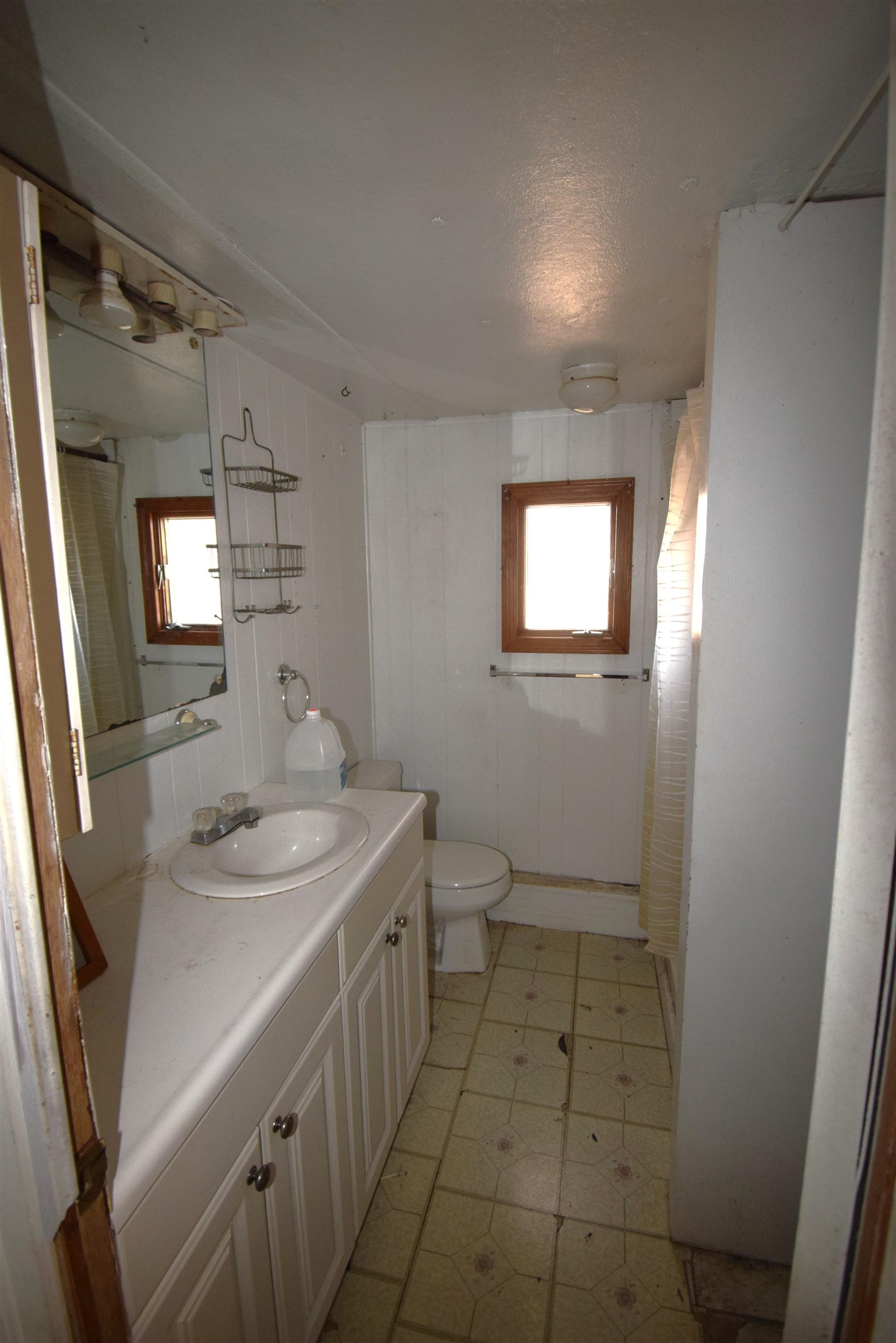 6 Dow St, Exeter, NH 03833