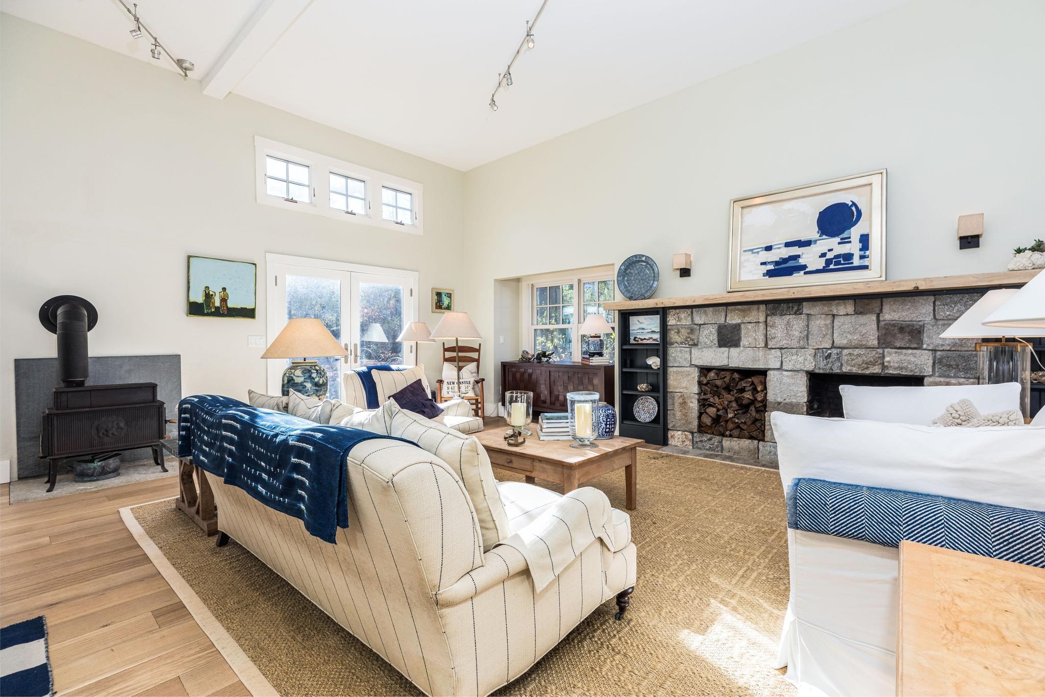 18 Mainmast Cir, New Castle, NH 03854