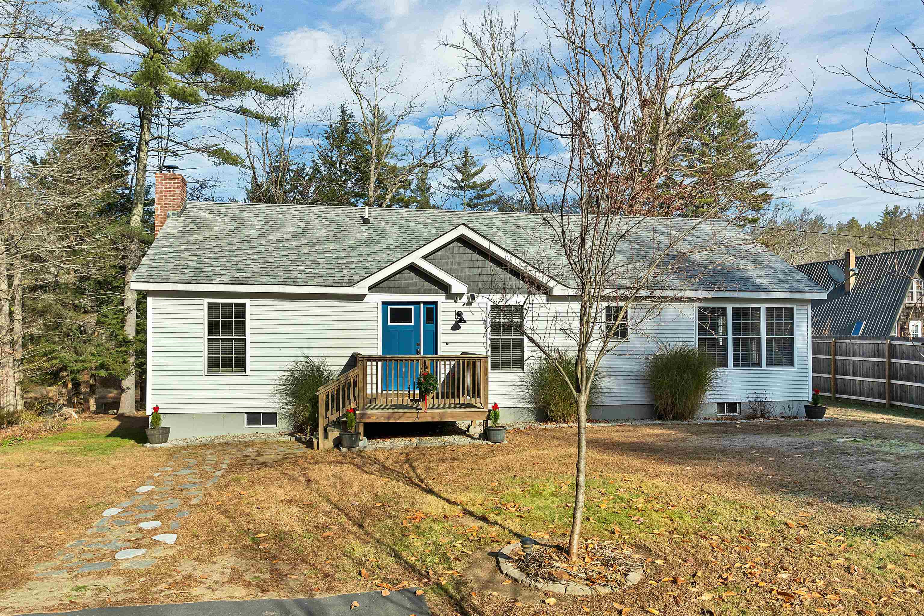 7 Cashell Ln, Webster, NH 03303