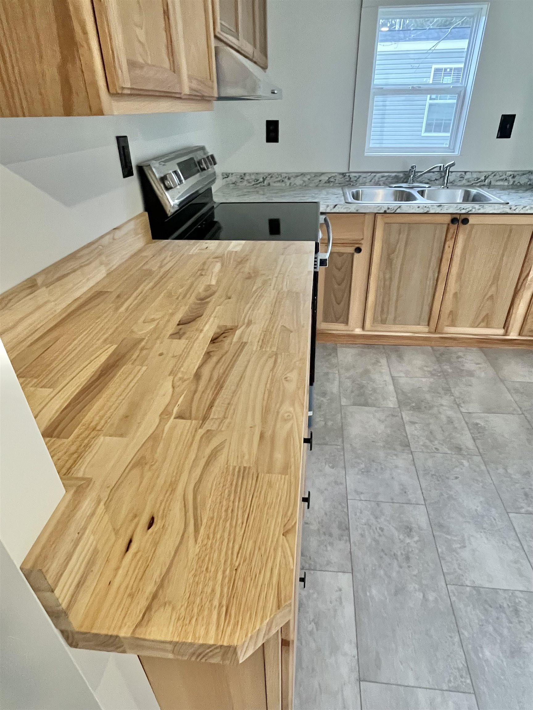 343 Old Lake Shore Rd, Gilford, NH 03249