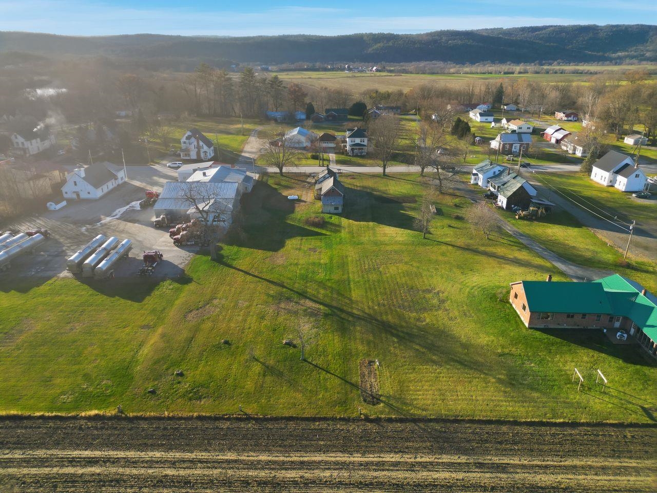 2862 Dartmouth College Hw, Haverhill, NH 03774