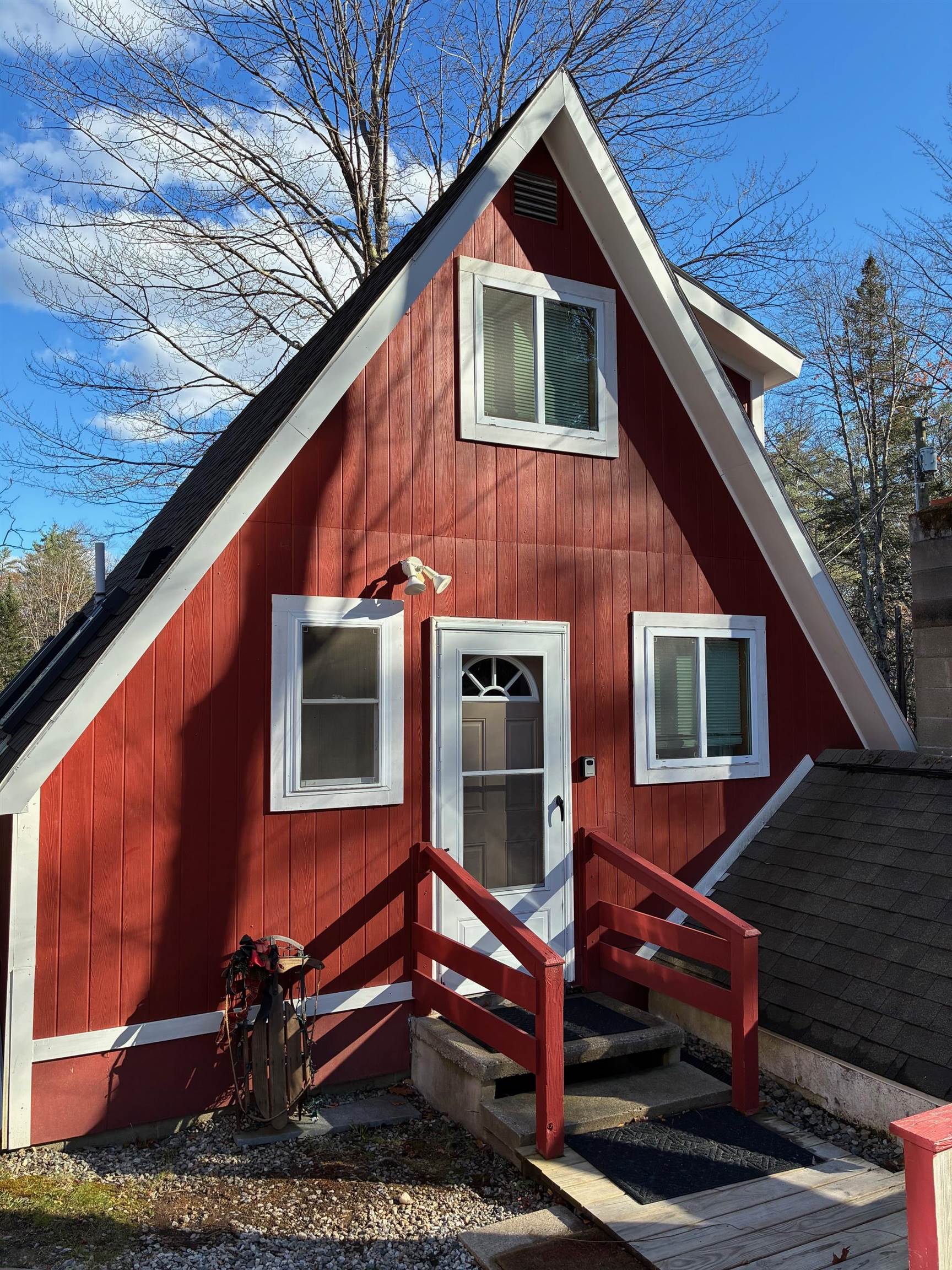 11 Red Sleigh Rd, Campton, NH 03223