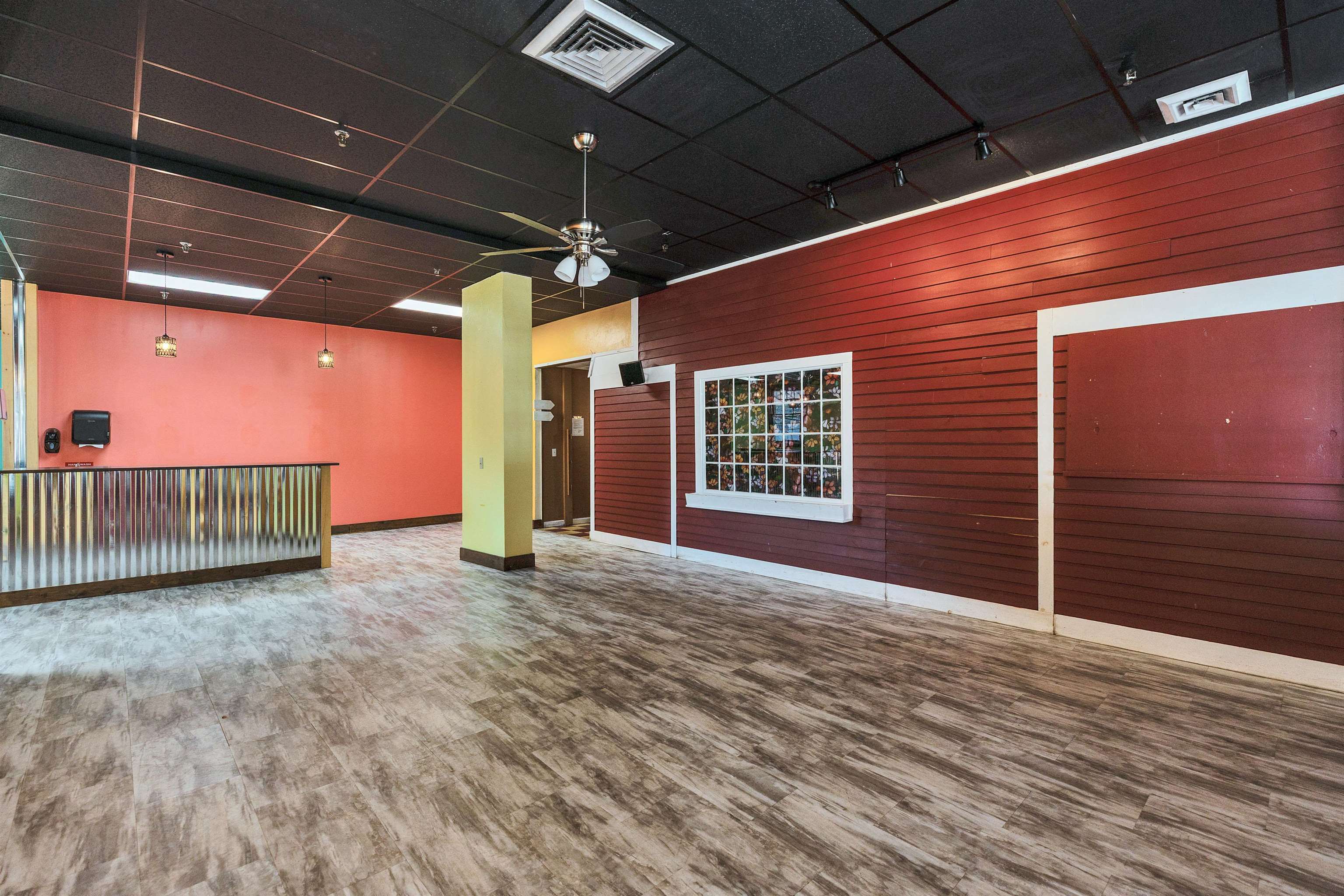 Prime Retail available