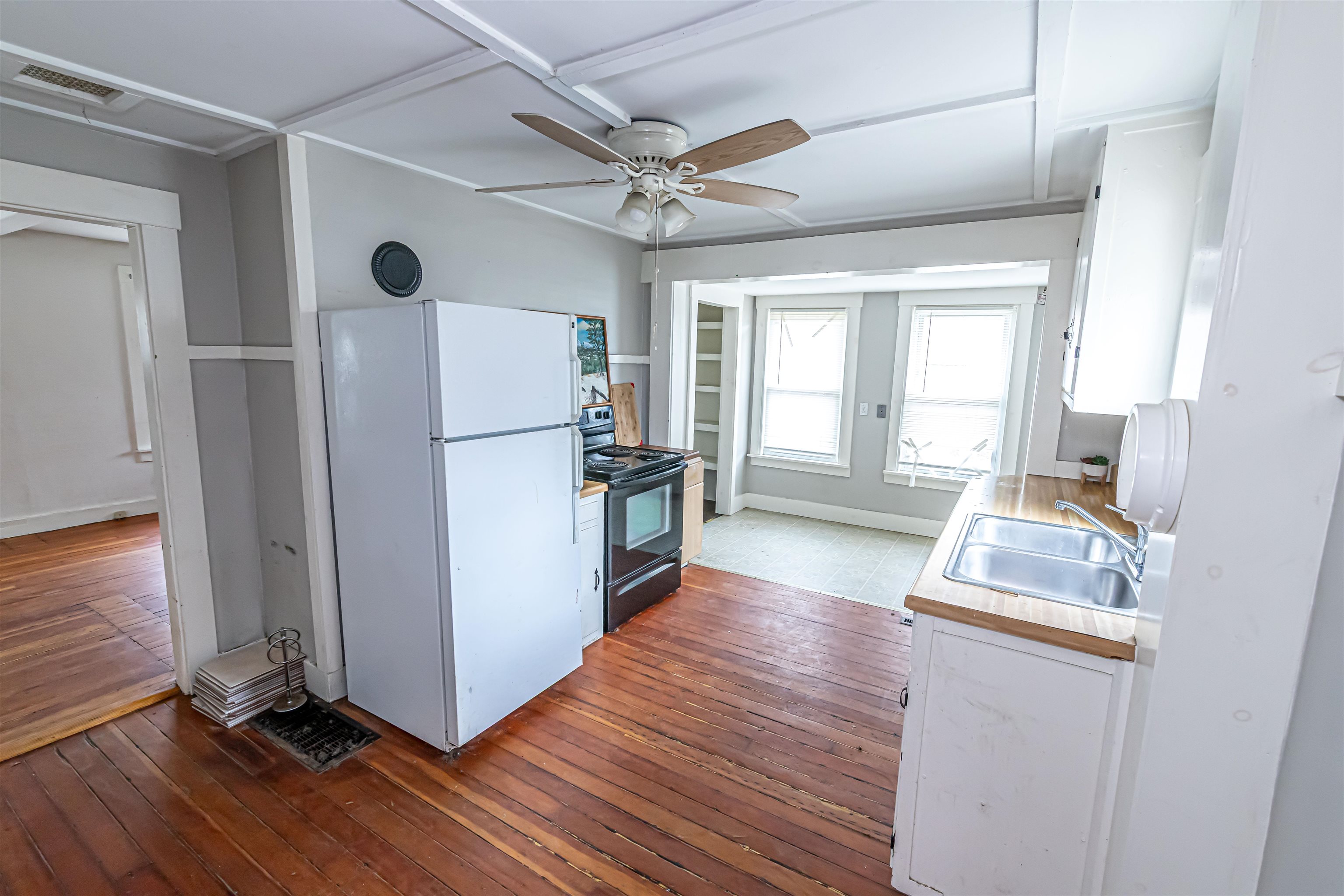 82 Howard St, Winchester, NH 03470