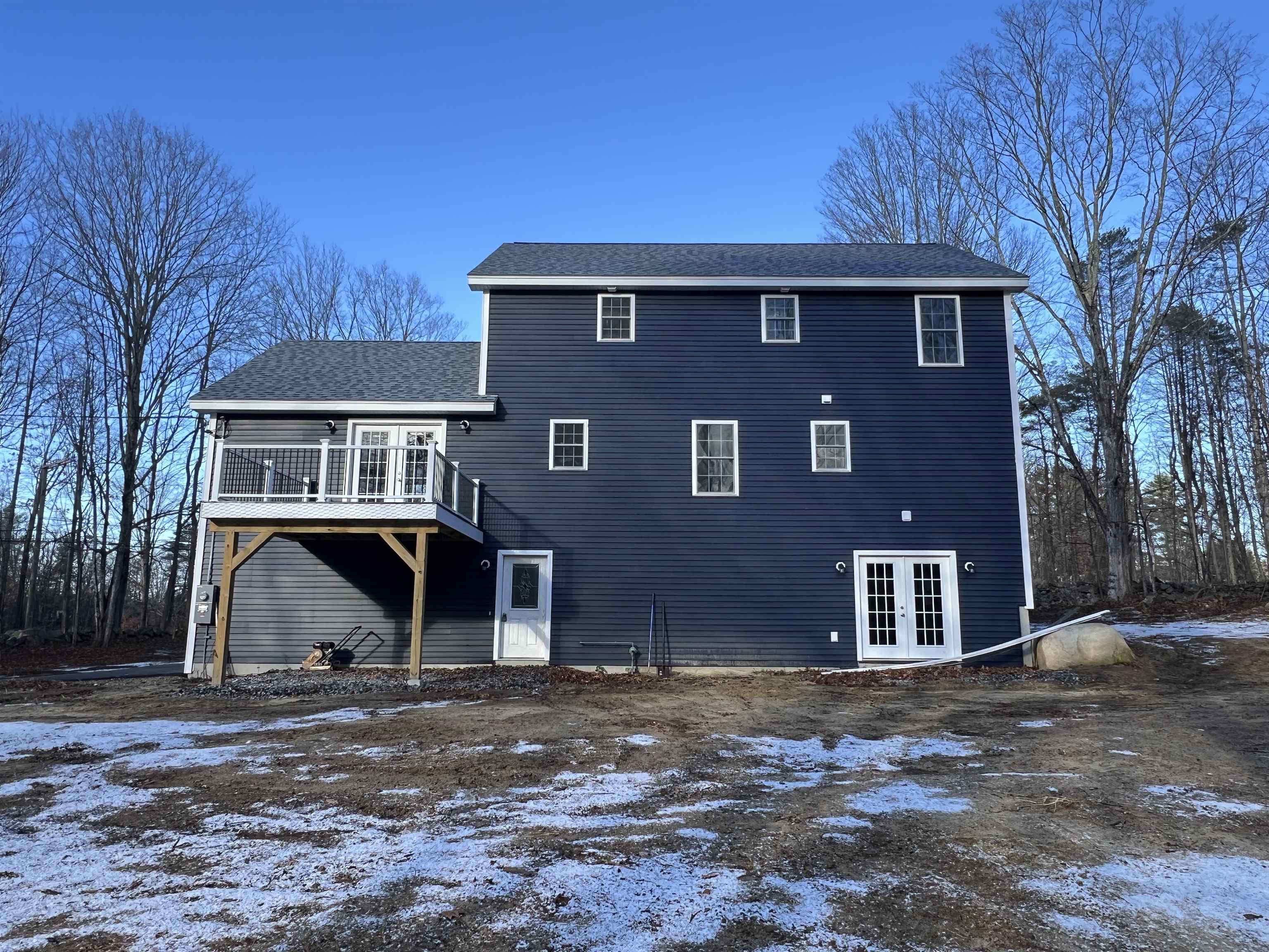 47 Long Hill Rd, Raymond, NH 03077