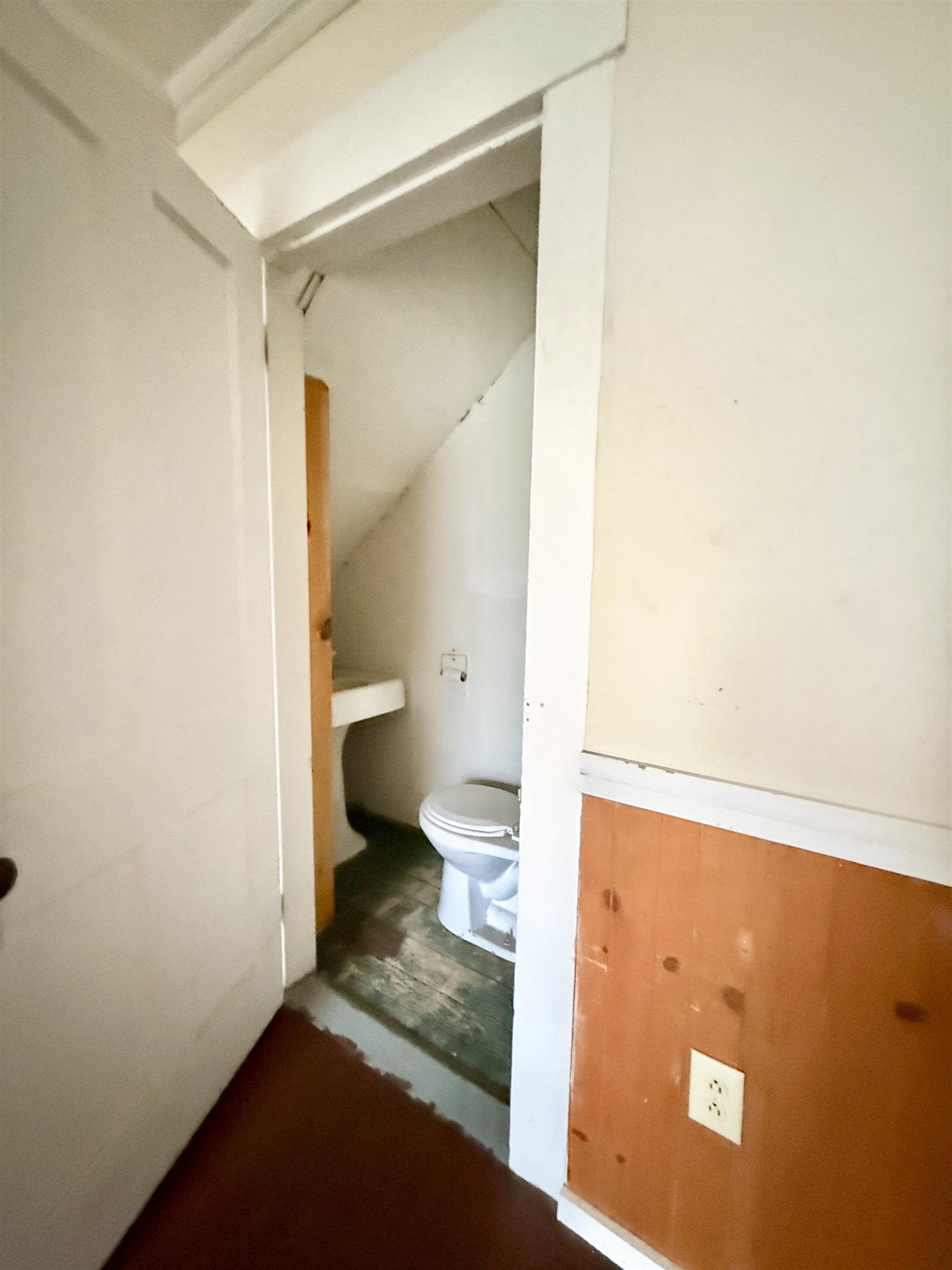 56 Jefferson Rd, Whitefield, NH 03598