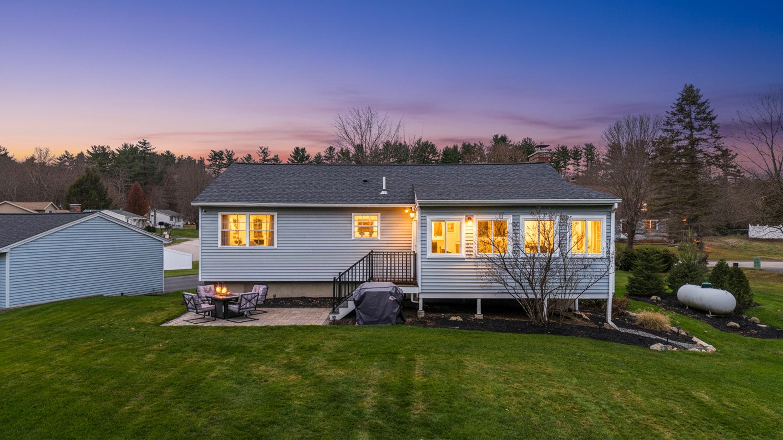 14 Silver Doe Ln, Merrimack, NH 03054