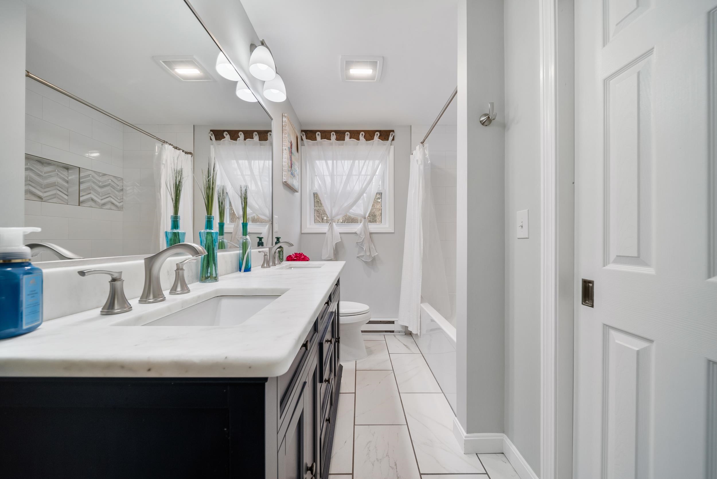 14 Silver Doe Ln, Merrimack, NH 03054