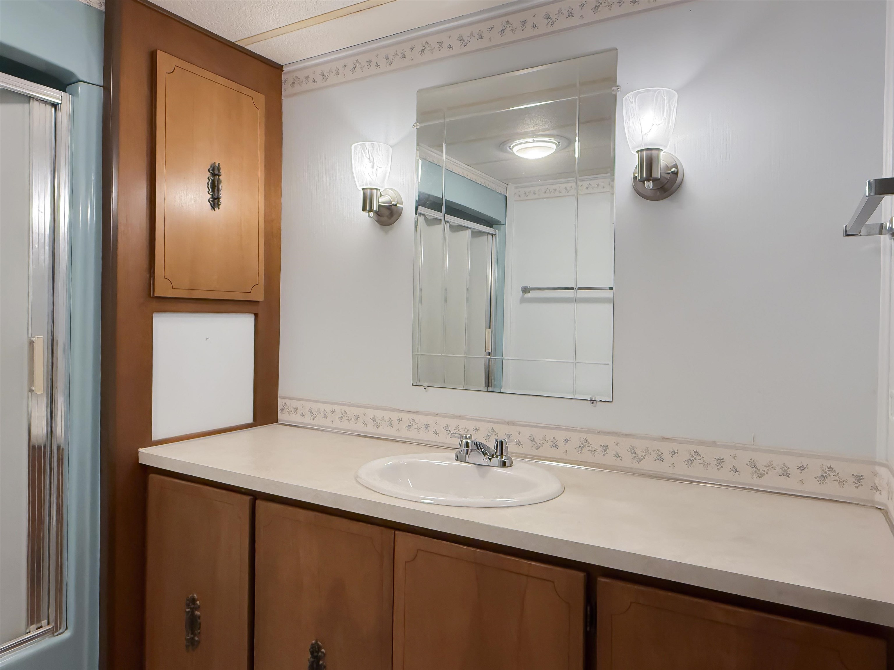 807 Nottingham Dr, Exeter, NH 03833