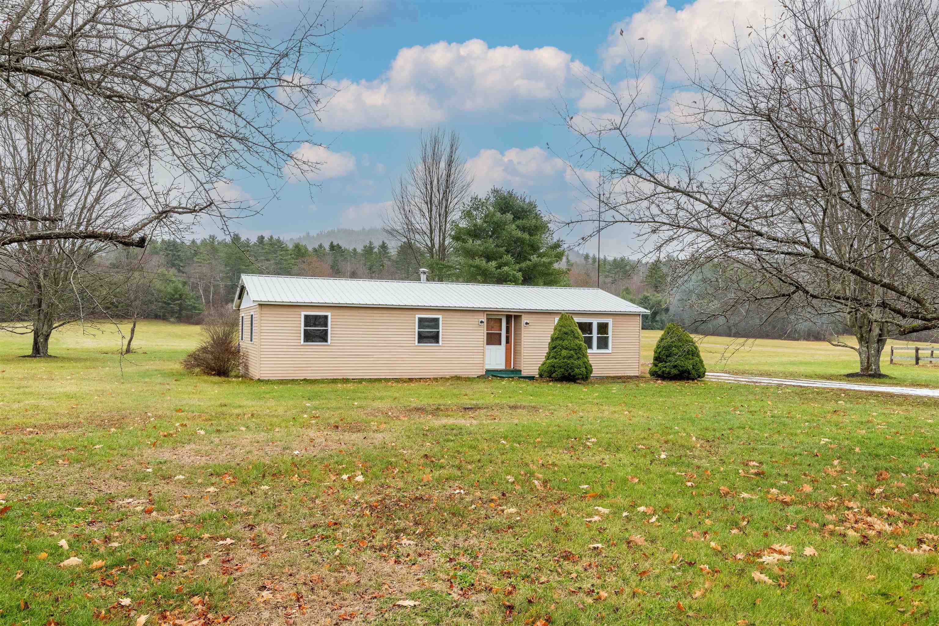 2276 County Rd, Haverhill, NH 03774