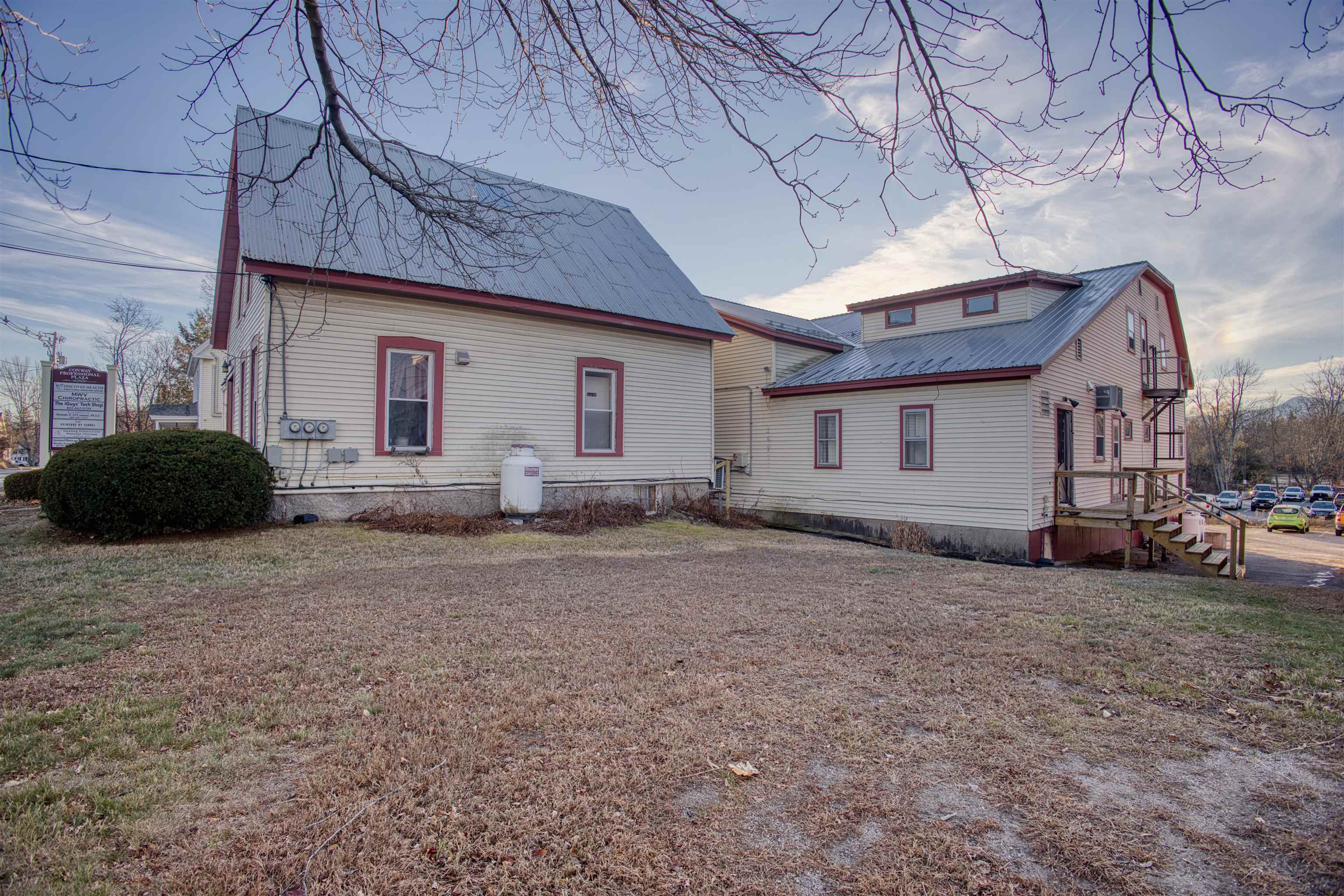 24 Pleasant St, Conway, NH 03818