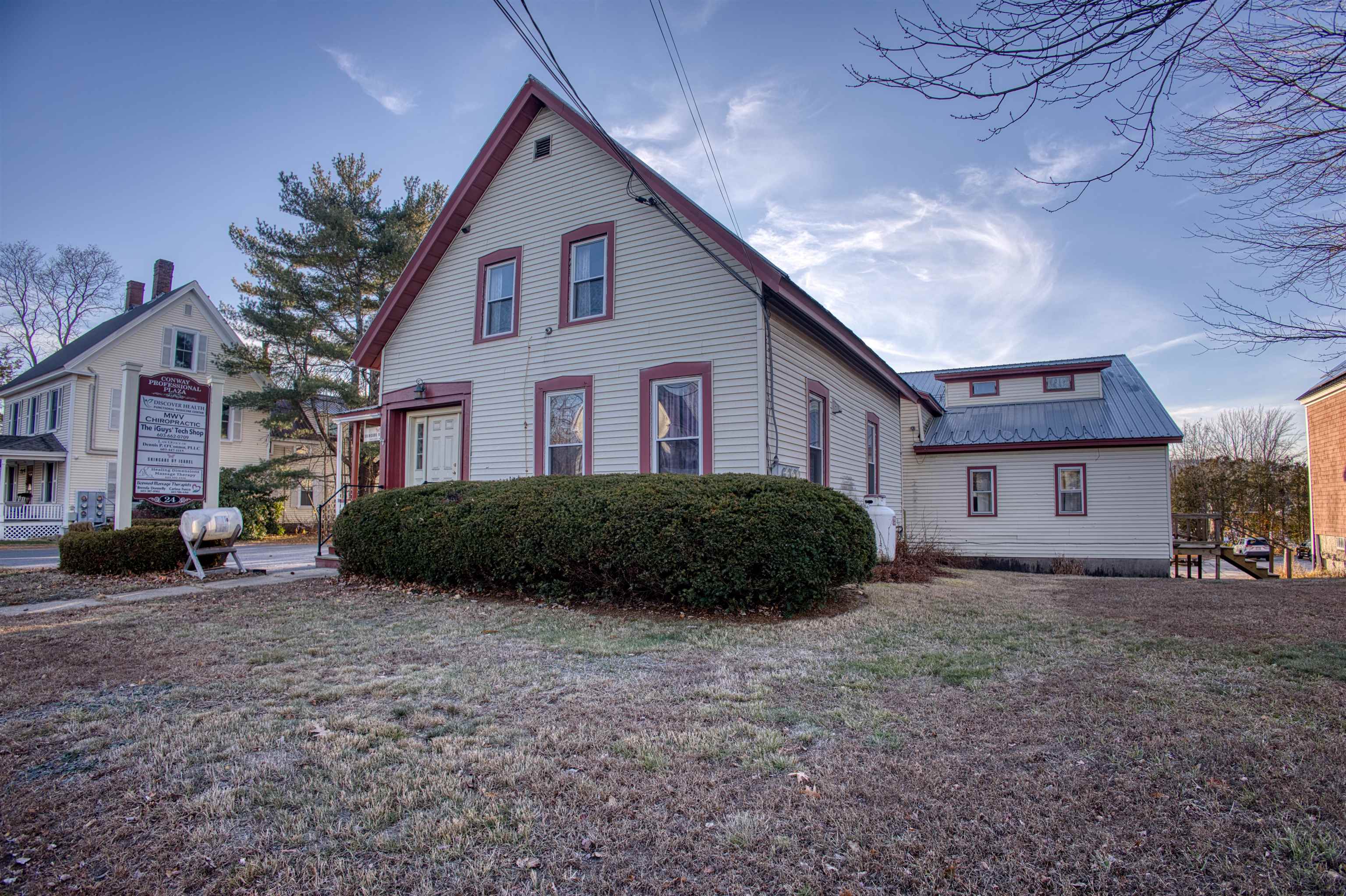 24 Pleasant St, Conway, NH 03818