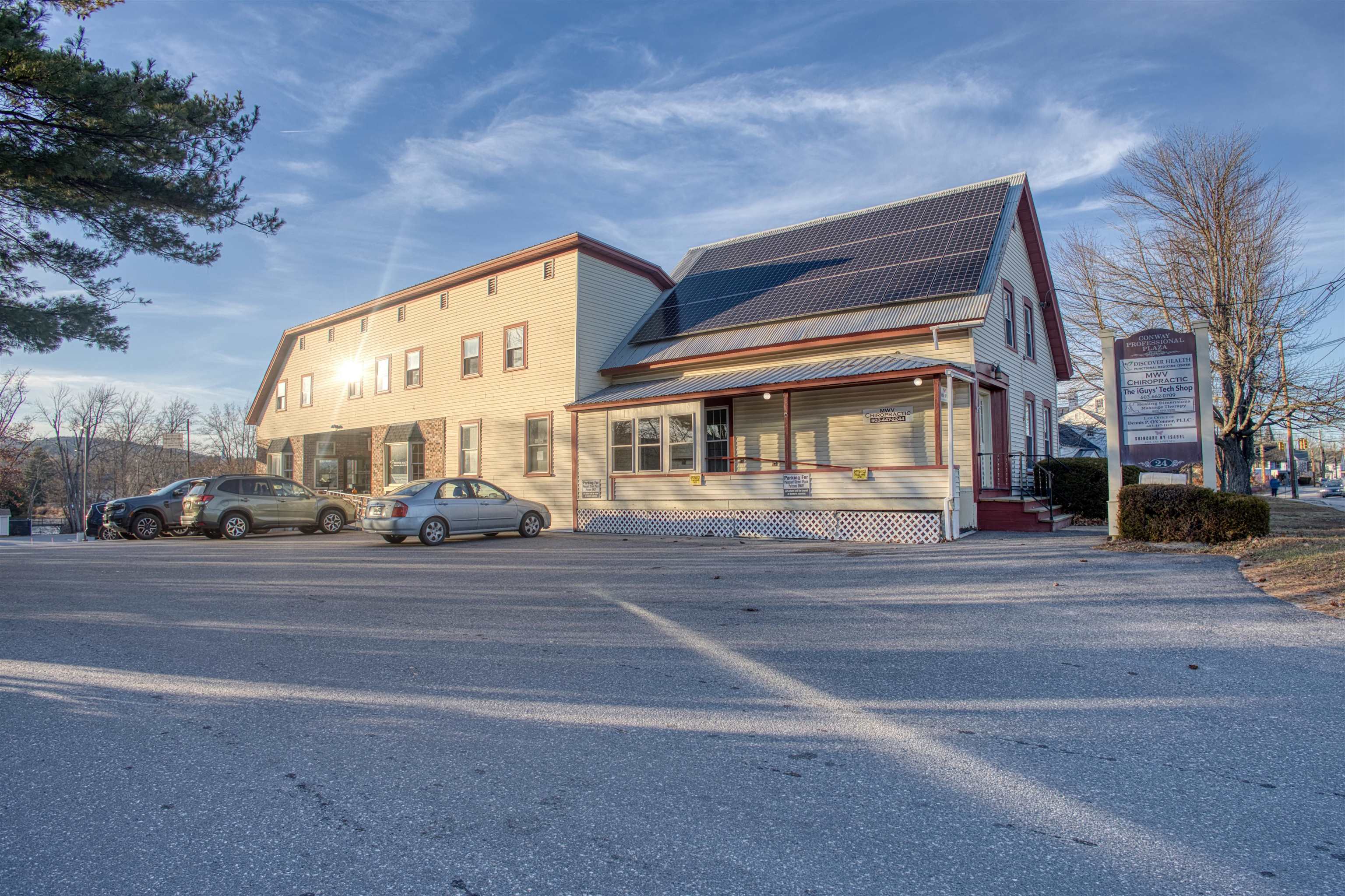 24 Pleasant St, Conway, NH 03818